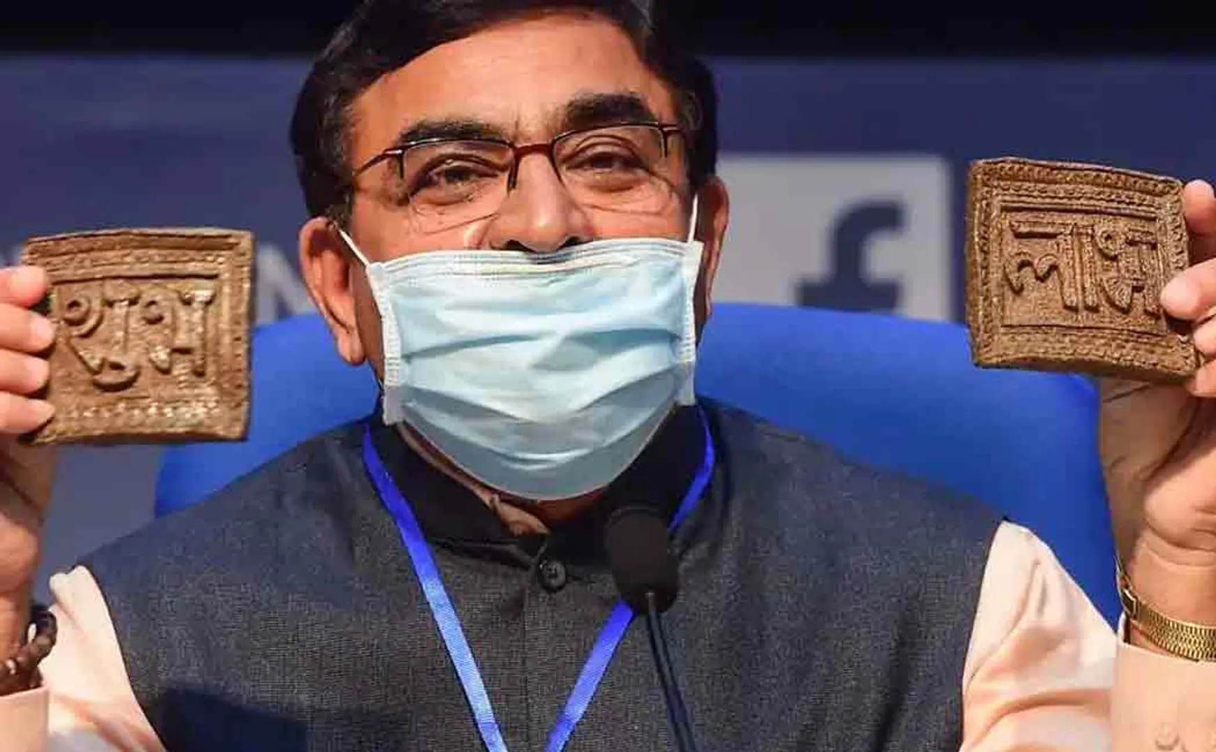 Vallabhbhai Kathiria introduces cow dung chip