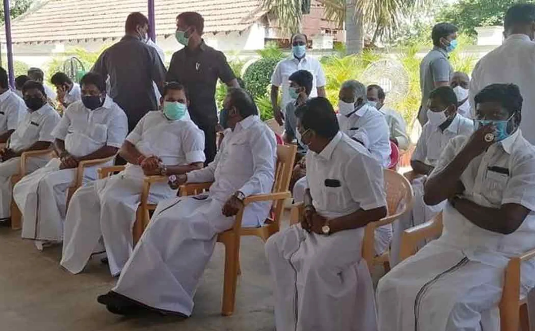 DMK District Secretary who met and consoled; Relationship beyond politics!