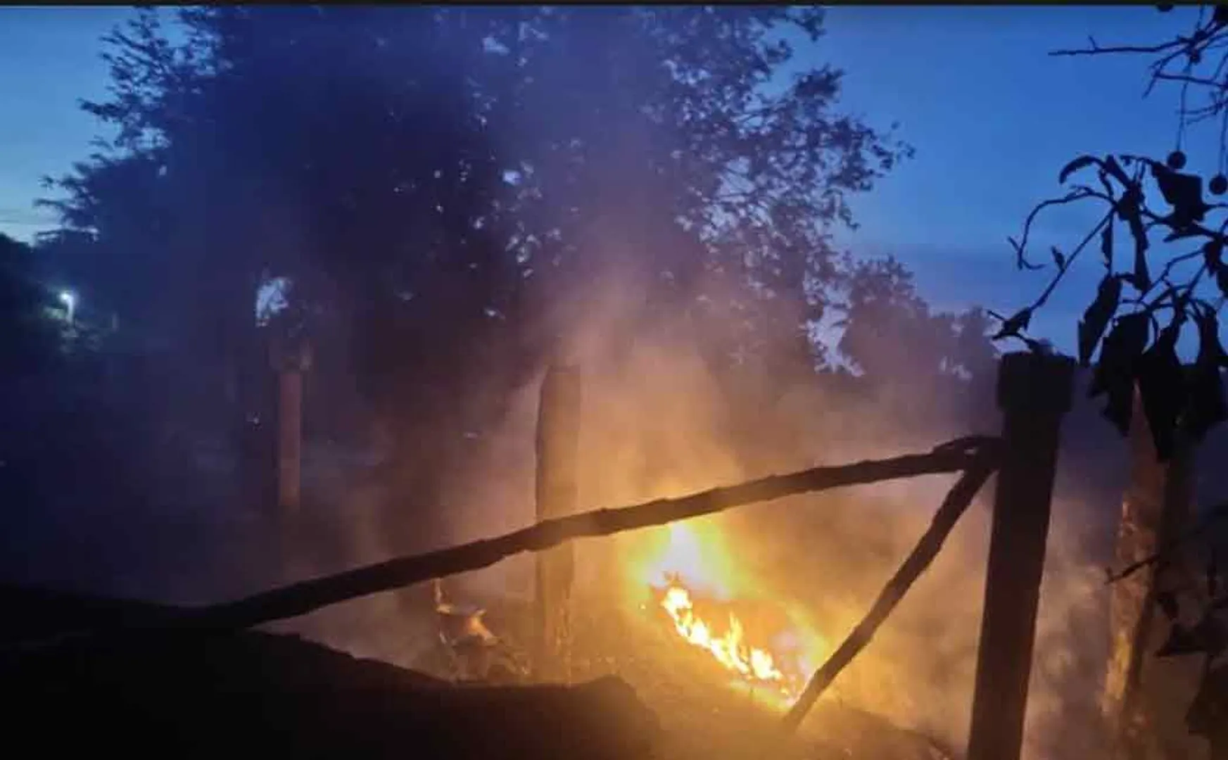 Rs 8 lakh worth of jewelery and money kept for the wedding were destroyed by fire!