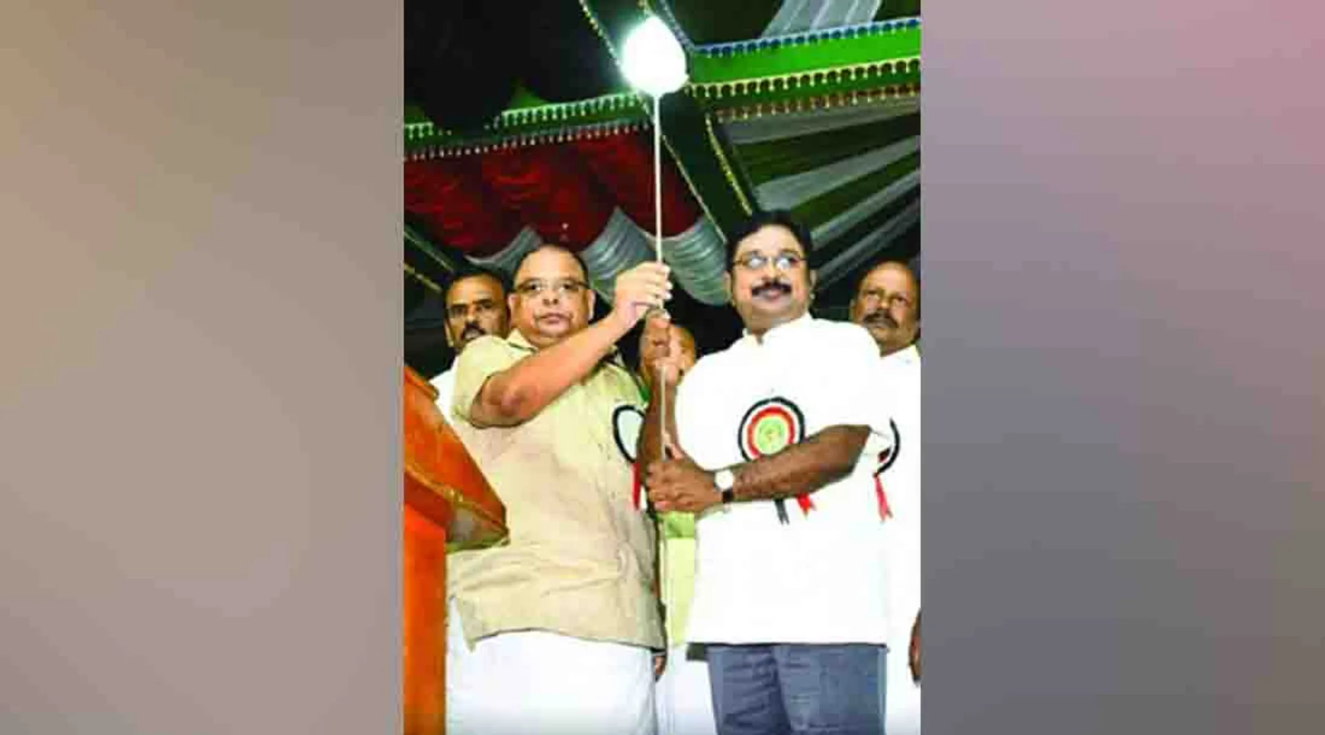 vetrivel - ttv dinakaran