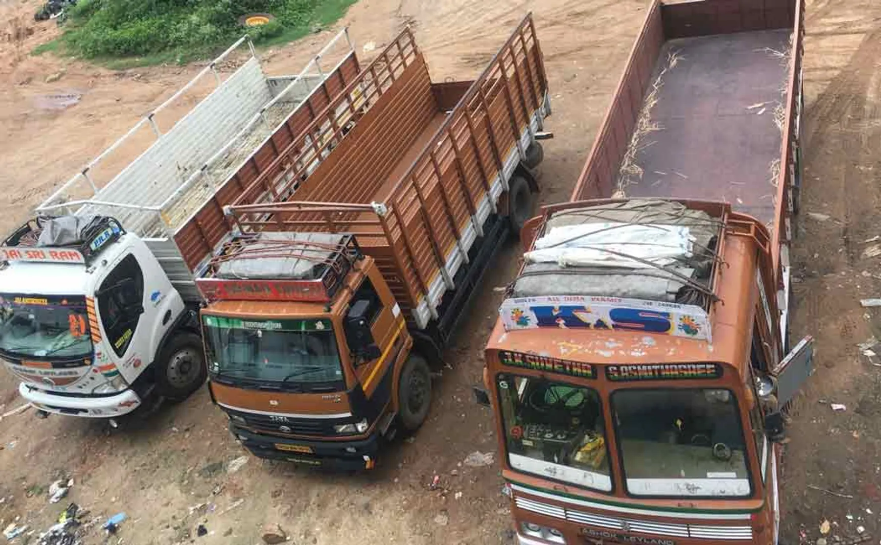 Interim stay on order for renewal of eligibility certificate for heavy vehicles! - Transport Commissioner ordered to respond!