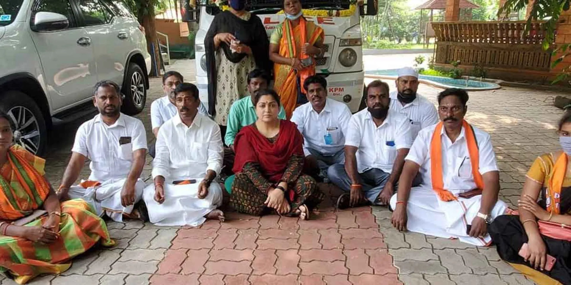 kushbu struggle in kelampakkam
