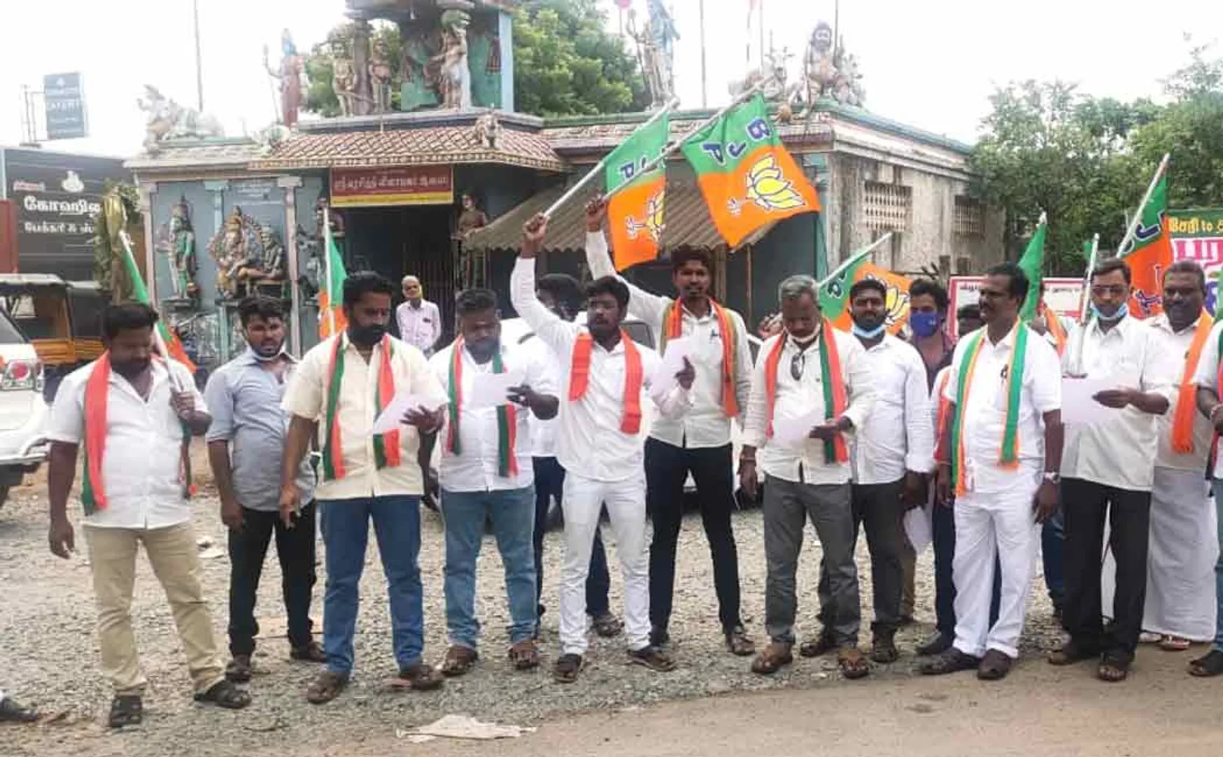 vizhupuram vaanur bjp and vck issue 