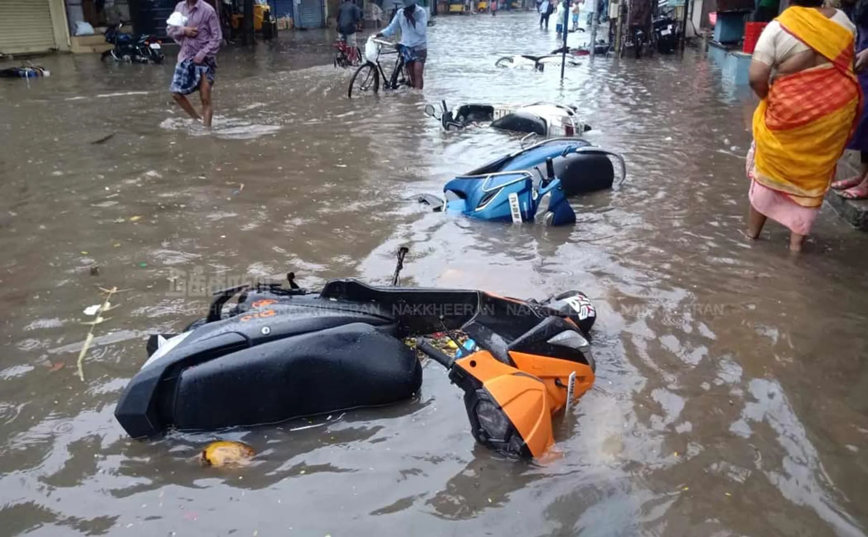 Chennai Egmore Rain Photos 