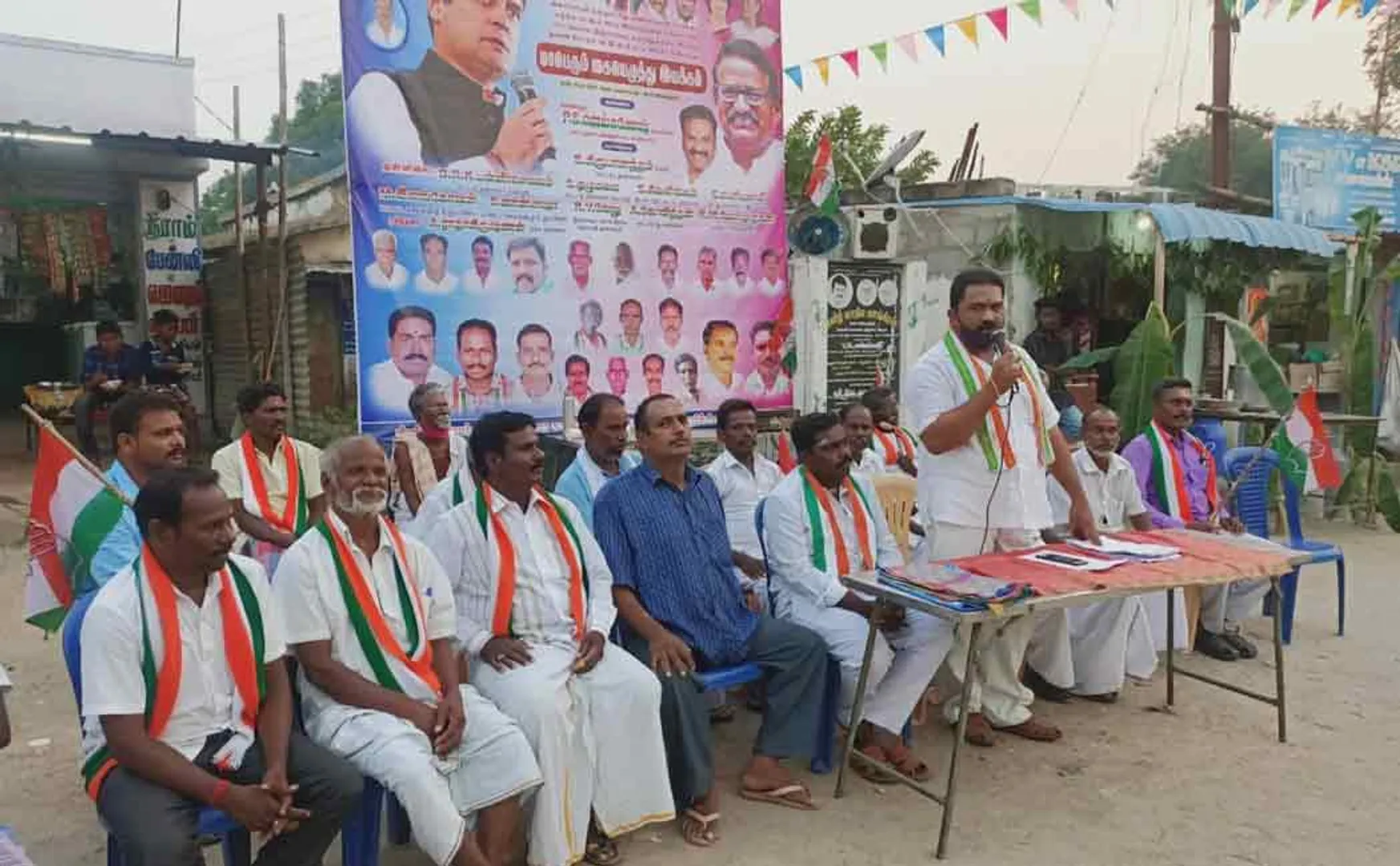 Signature movement by Congress in Rishivandiyam constituency to withdraw agricultural law!