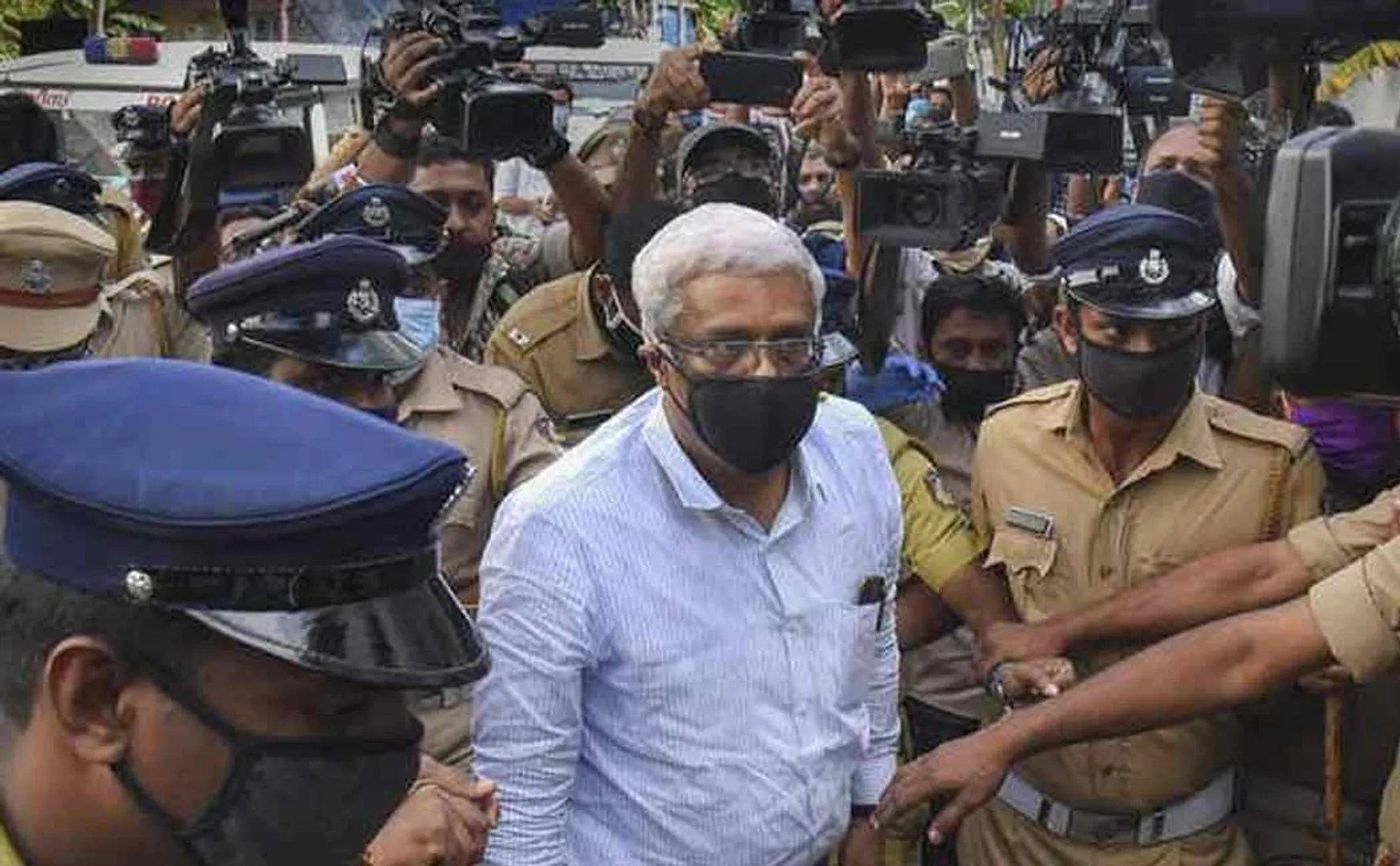 Gold and drug issue that has caused problems for Pinarayi Vijayan 