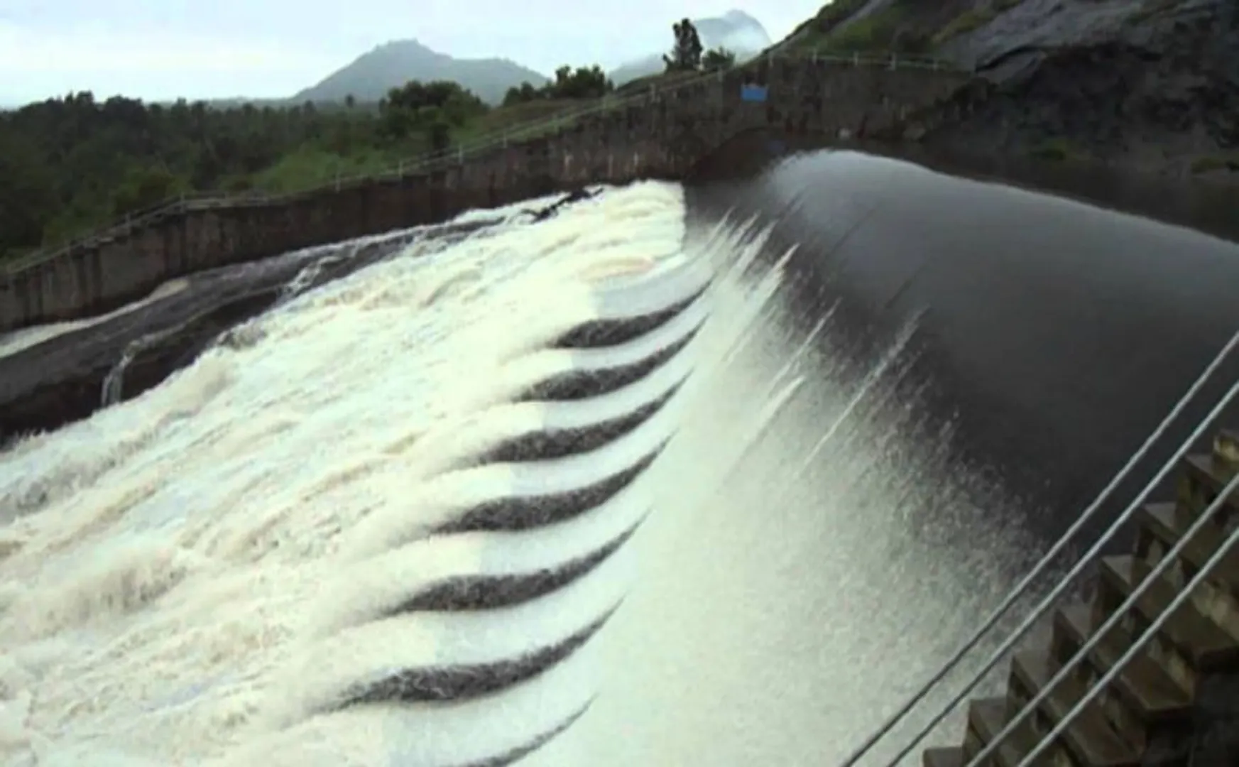 dindigul district, varathamanadhi dam water released cm palanisamy order 