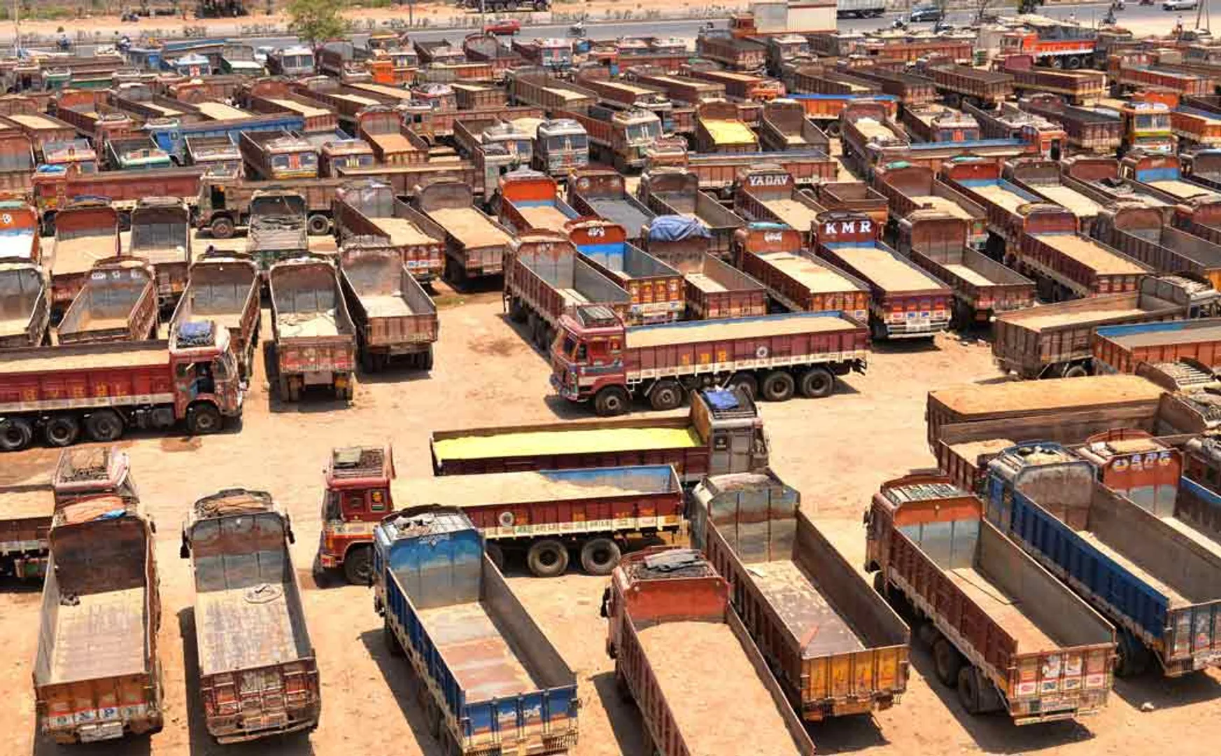 We will not be loading textiles from today! Truck bosses strike for 3 days
