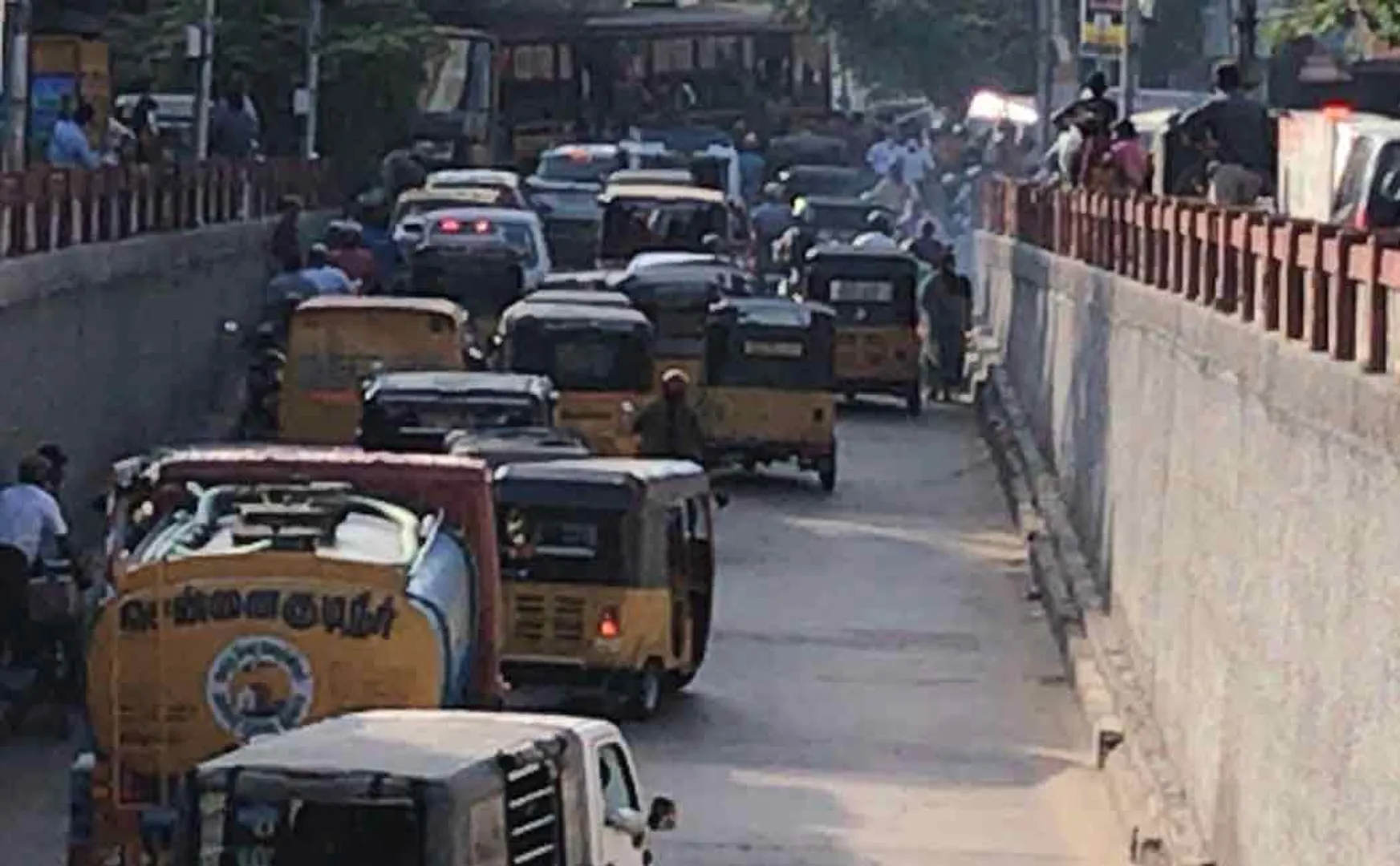 Vel pilgrimage in violation of ban ... BJP leader Murugan arrested ...Chennai GN Chetty road !