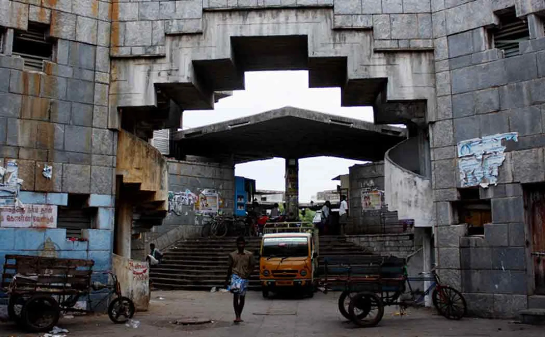 Three month old baby girl kidnapped in koyambedu market ..!