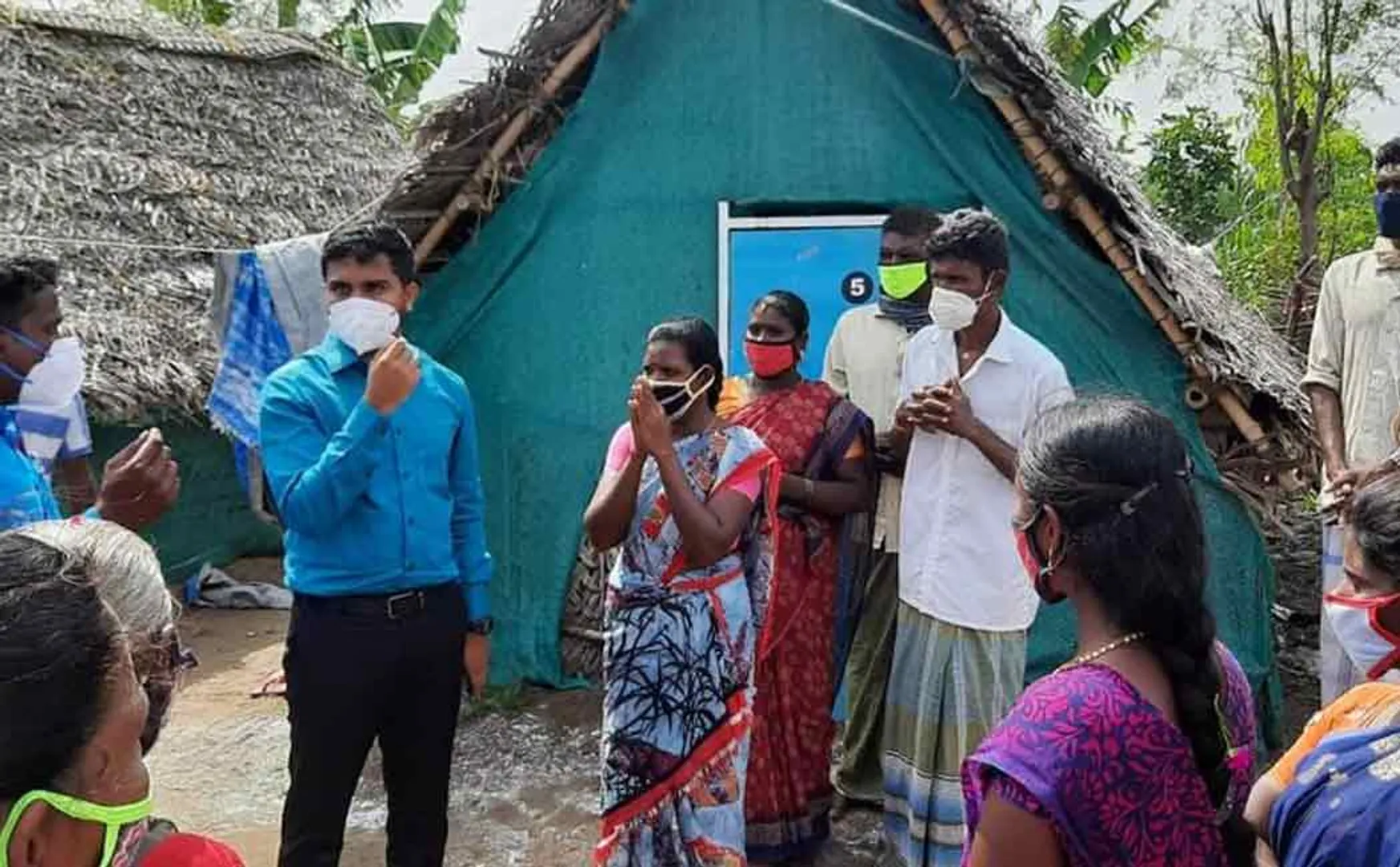 Indigenous people in tears thanked the Collector for providing electricity