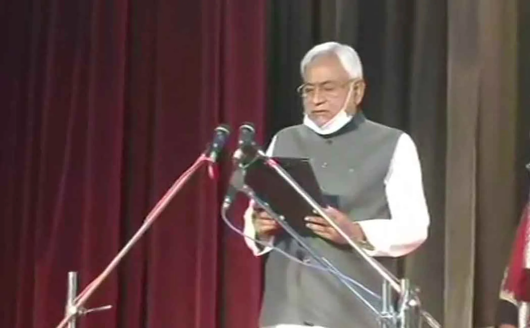 Nitish Kumar takes oath as the CM of Bihar for the seventh time