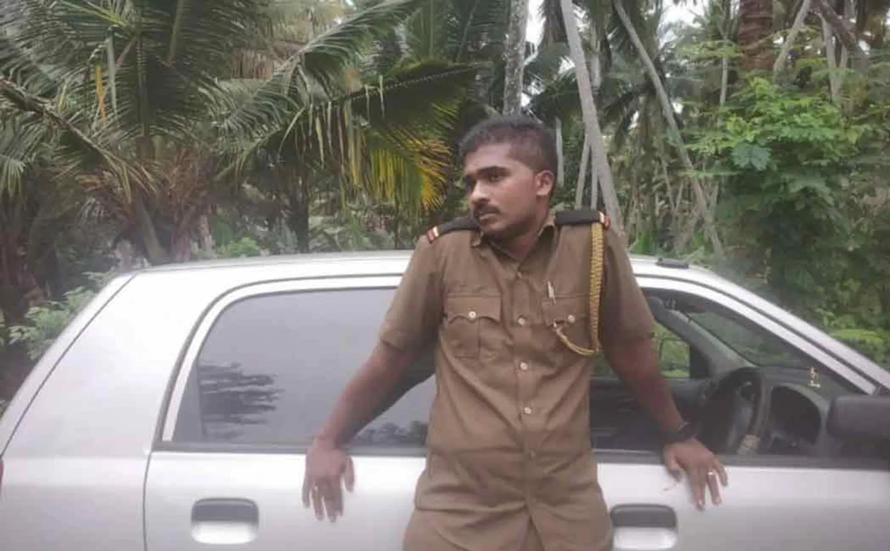 Airport security who lied as as sub inspector of the area was arrest 