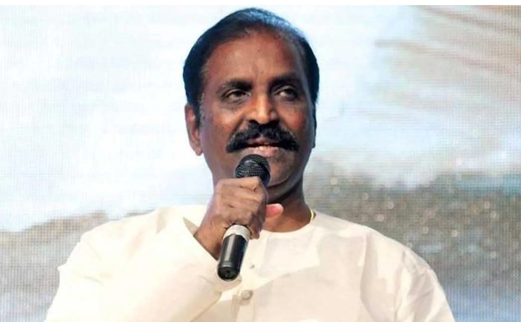 KAVIGNER VAIRAMUTHU TWEET 