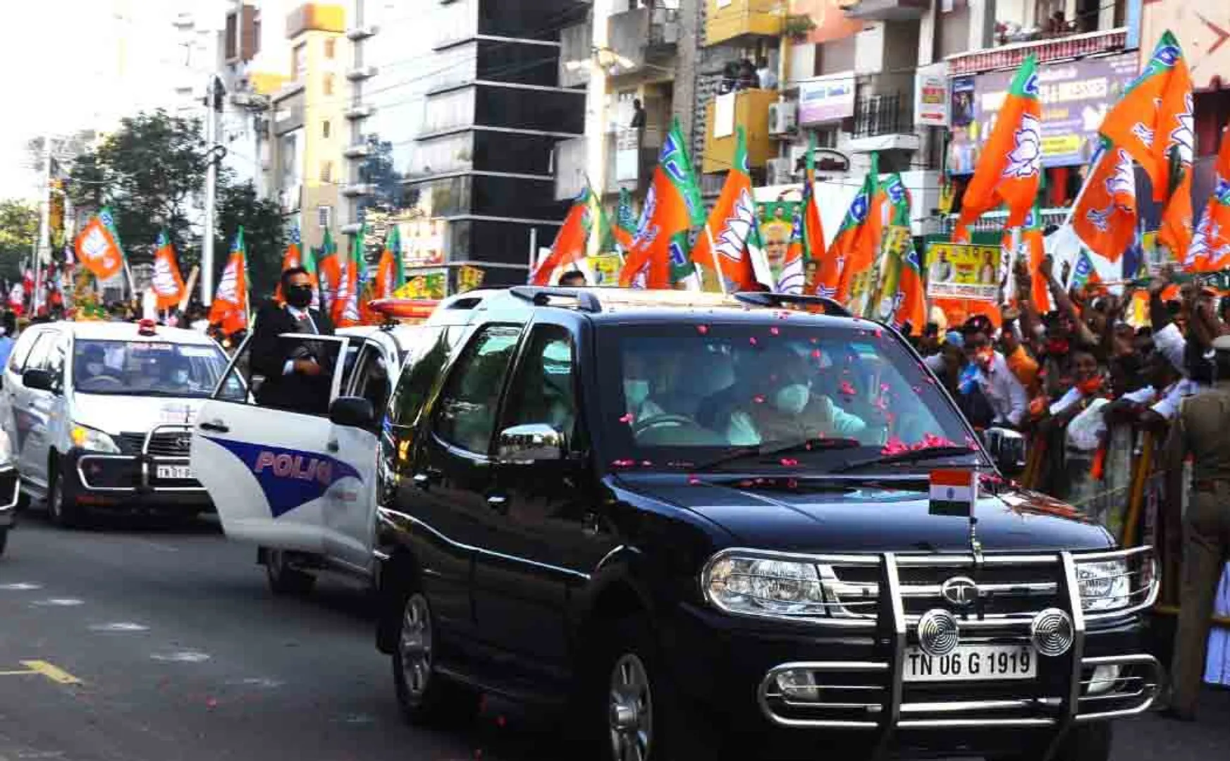 union home minister amitshah arrives to chennai airport 