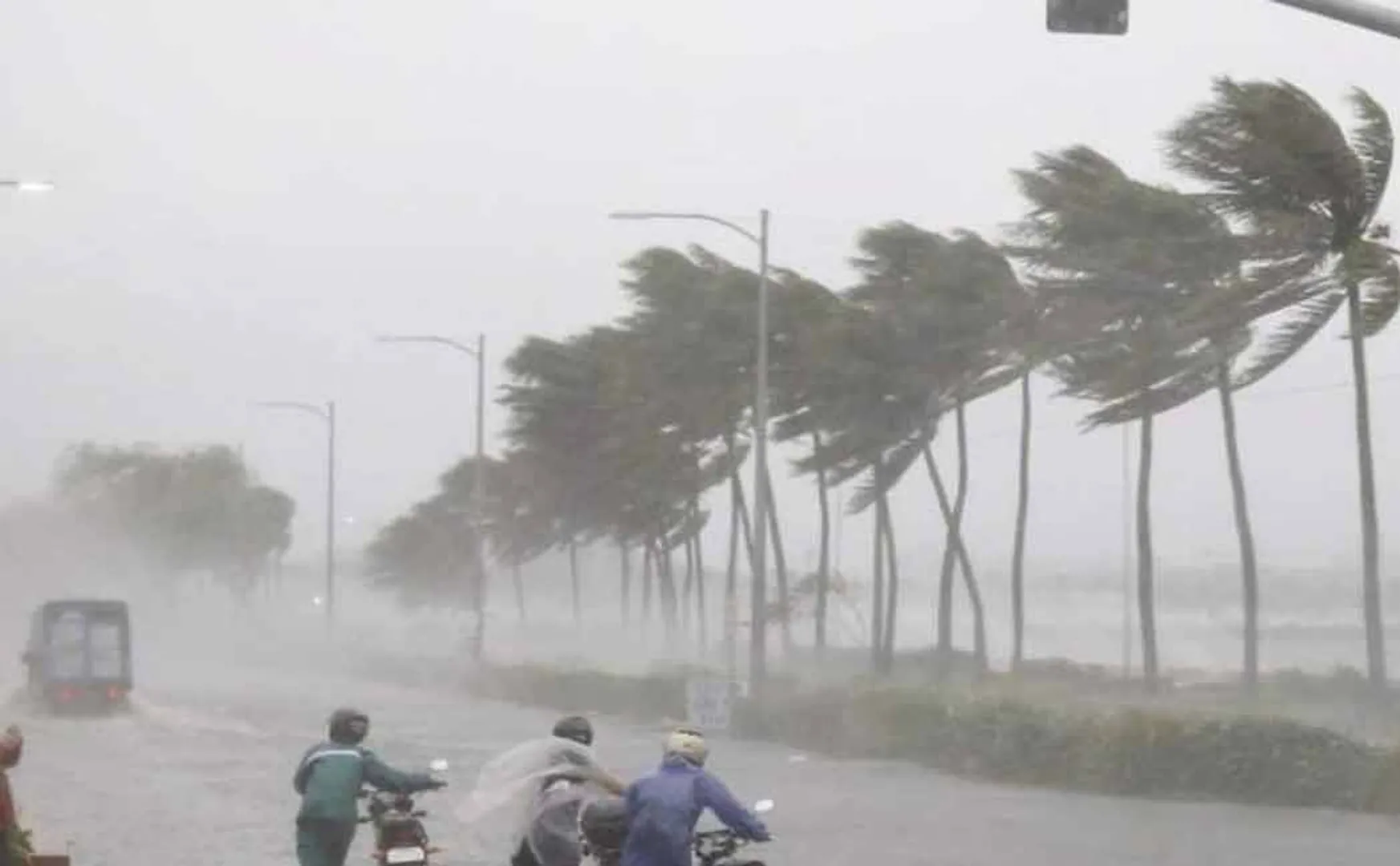  'Nigar' storm-train service cancelled