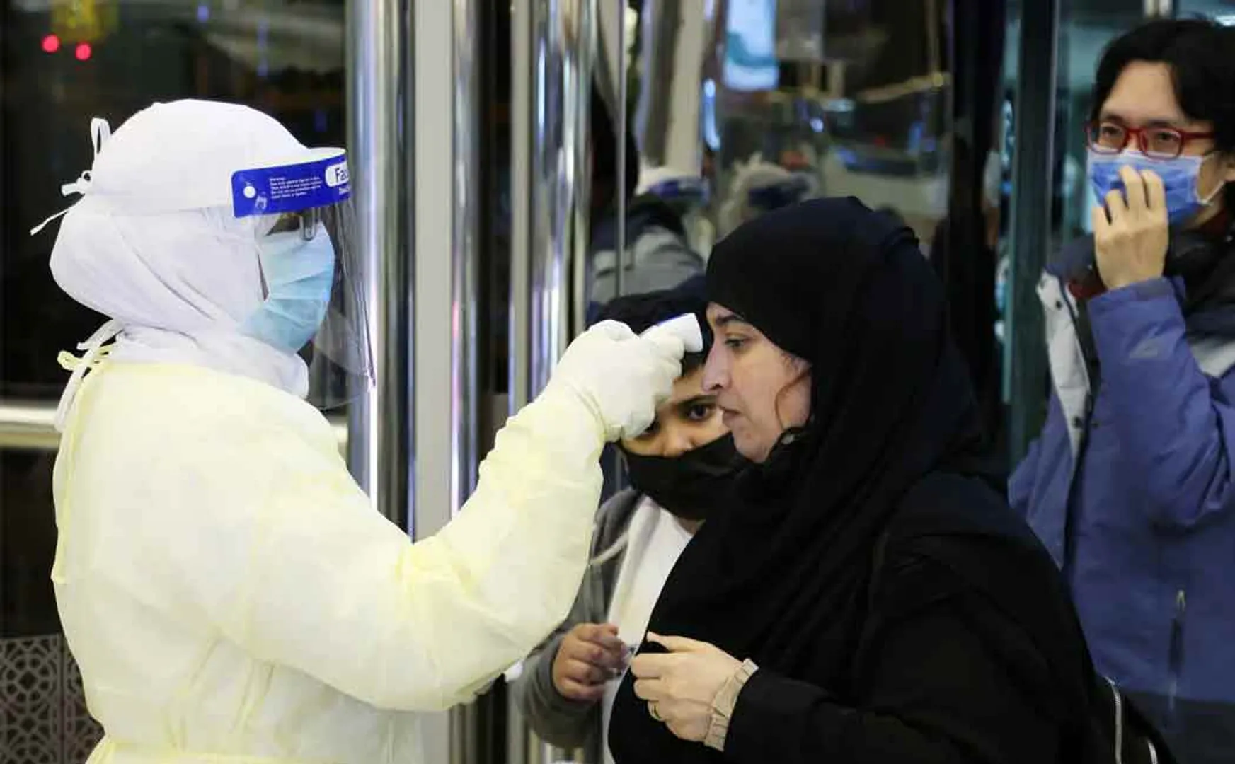 saudi to give covid vaccine shots free of cost