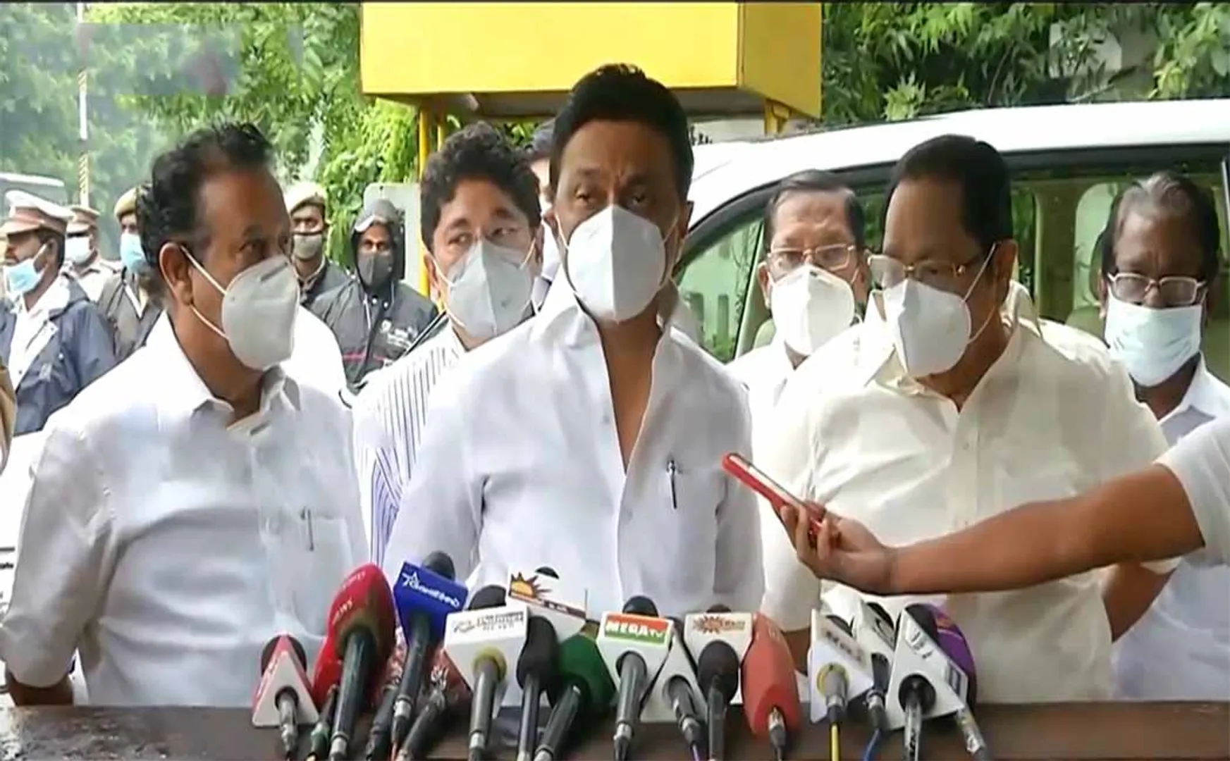 dmk president mkstalin meet with tamilnadu governor 