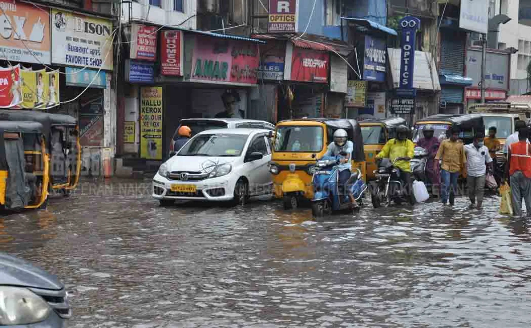 nivar cyclone heavy rains regional meteorological centre 