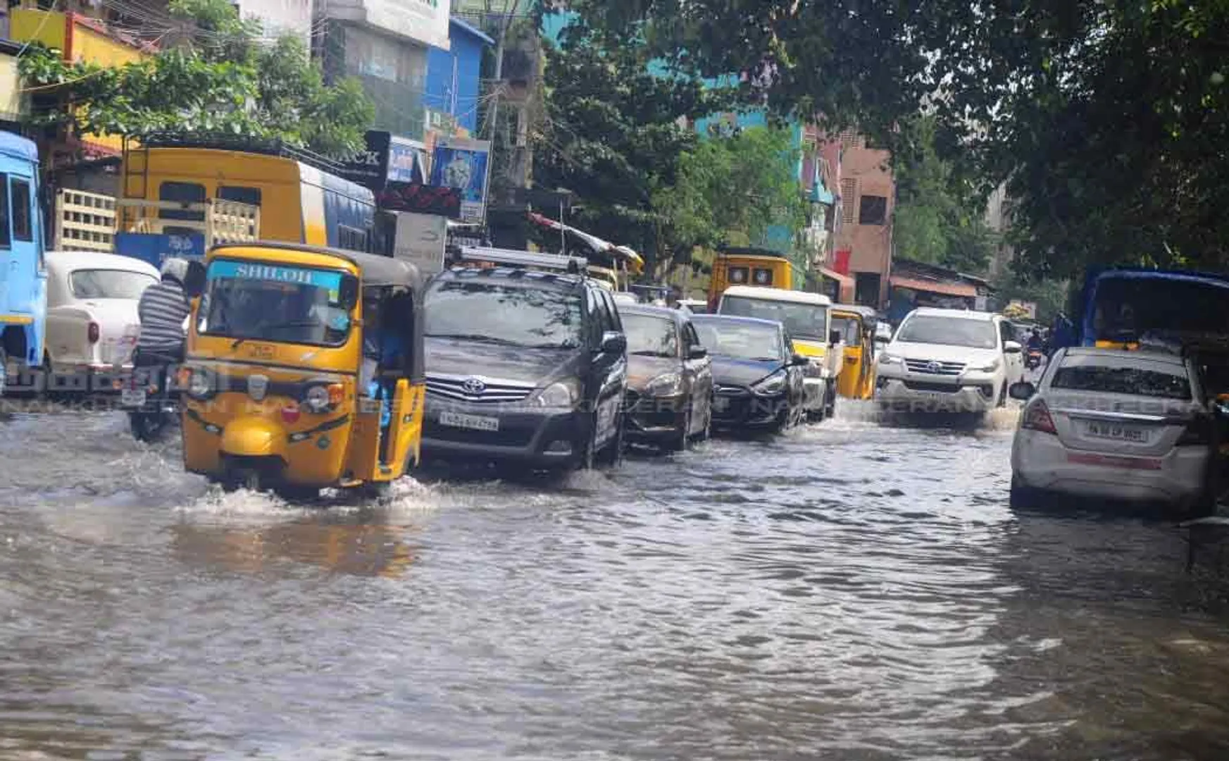Rain water still pouring in KK Nagar .. 