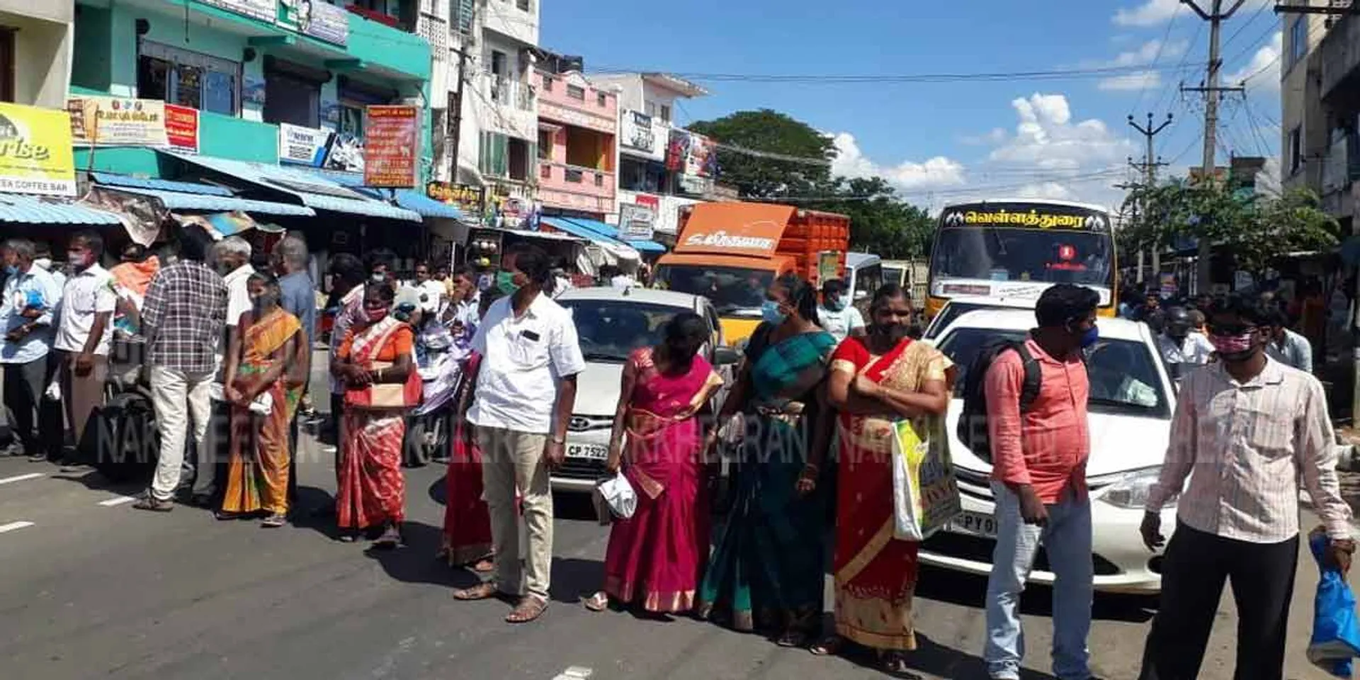 Ex-servicemen who blocked the road!