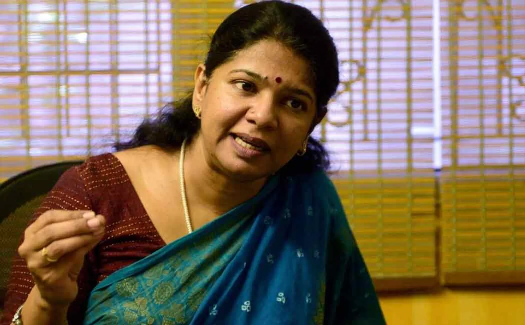 DMK MP Kanimozhi starting her campaign at selam edappadi 