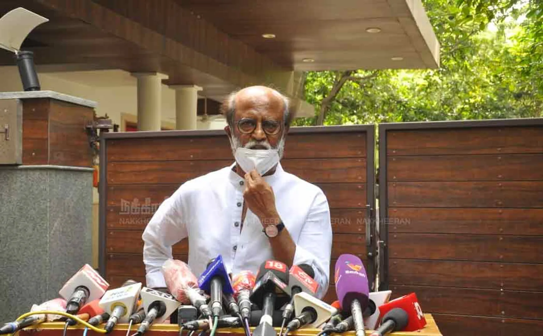 Actor Rajnikanth press meet after meeting 