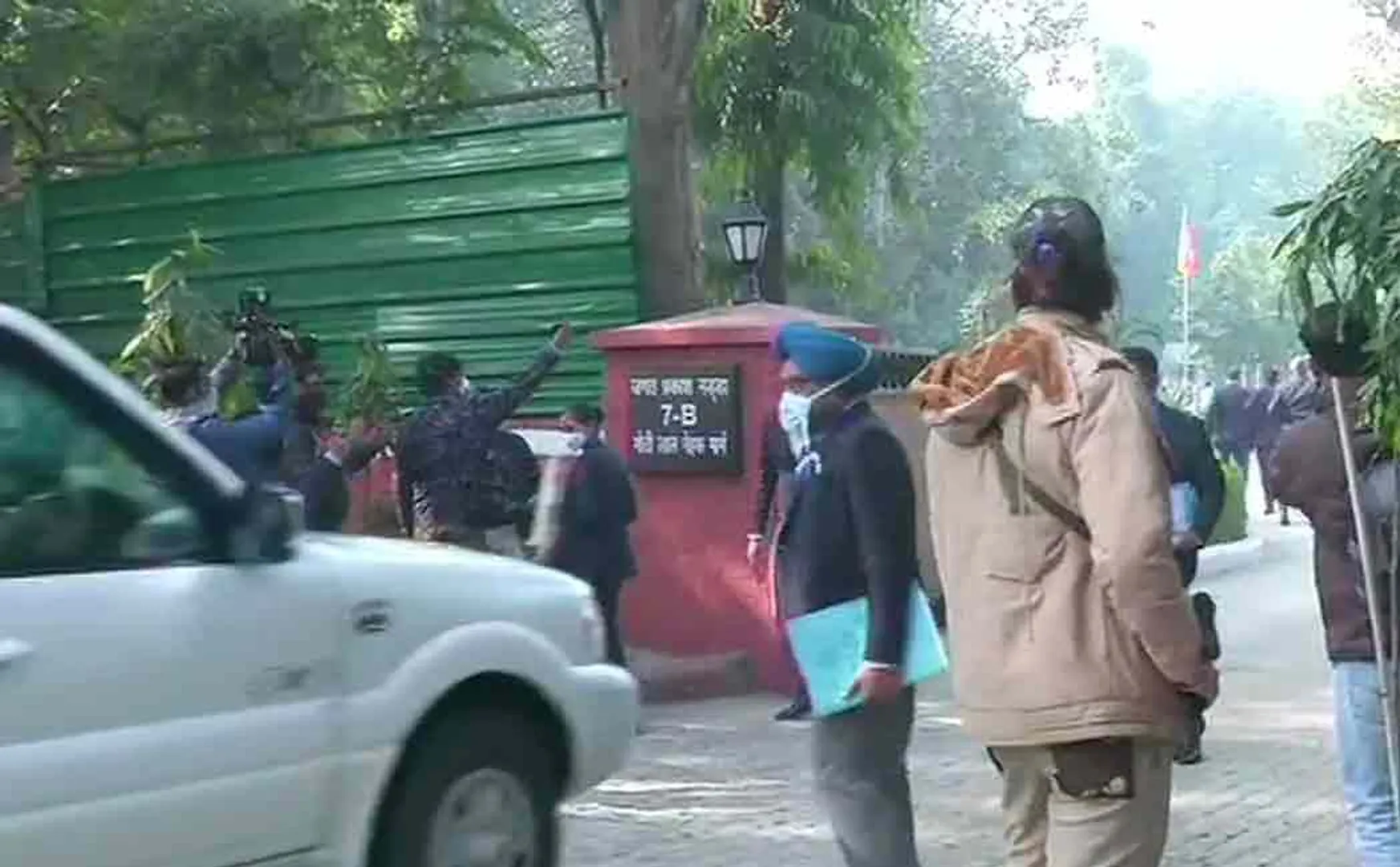 Amit Shah and Narendra Singh Tomar arrive at the residence of JP Nadda