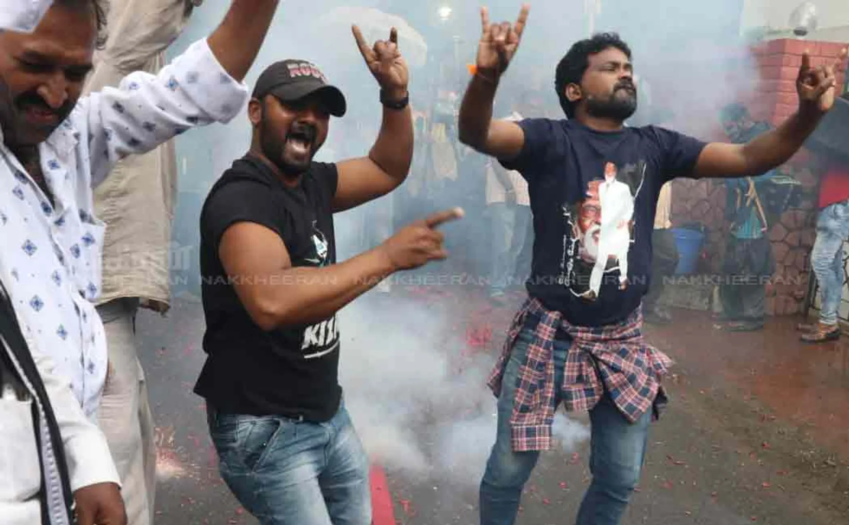 rajnikanth politics entry fans celebration over all tamilnadu 