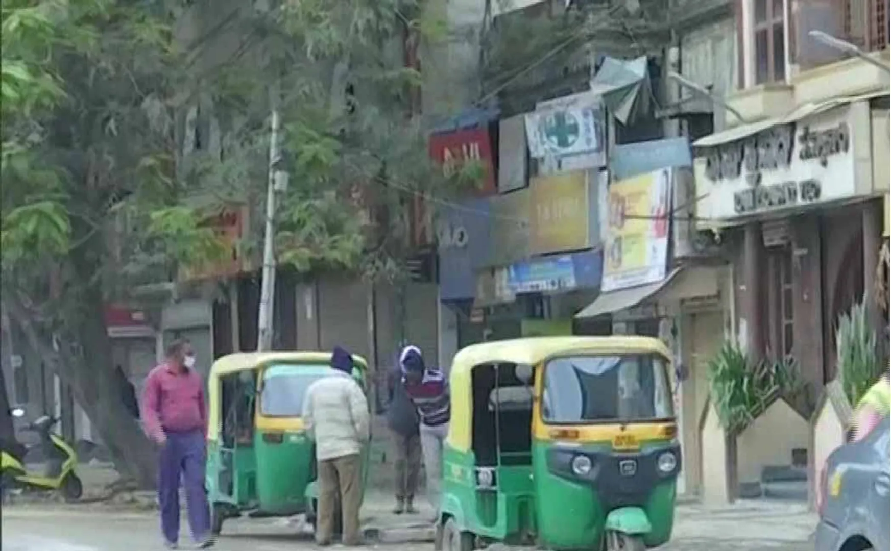 TAMILNADU AND KARNATAKA BORDER TRANSPORT STOP 