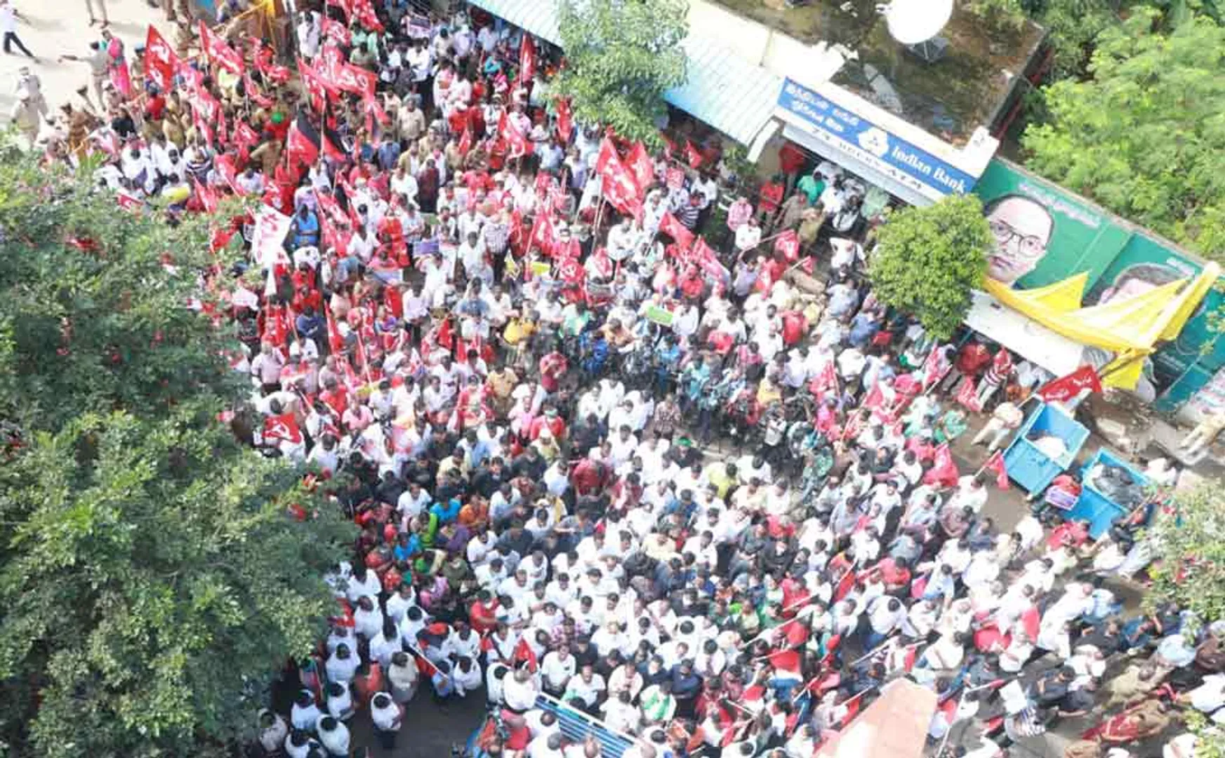 All parties supports Delhi Farmers
