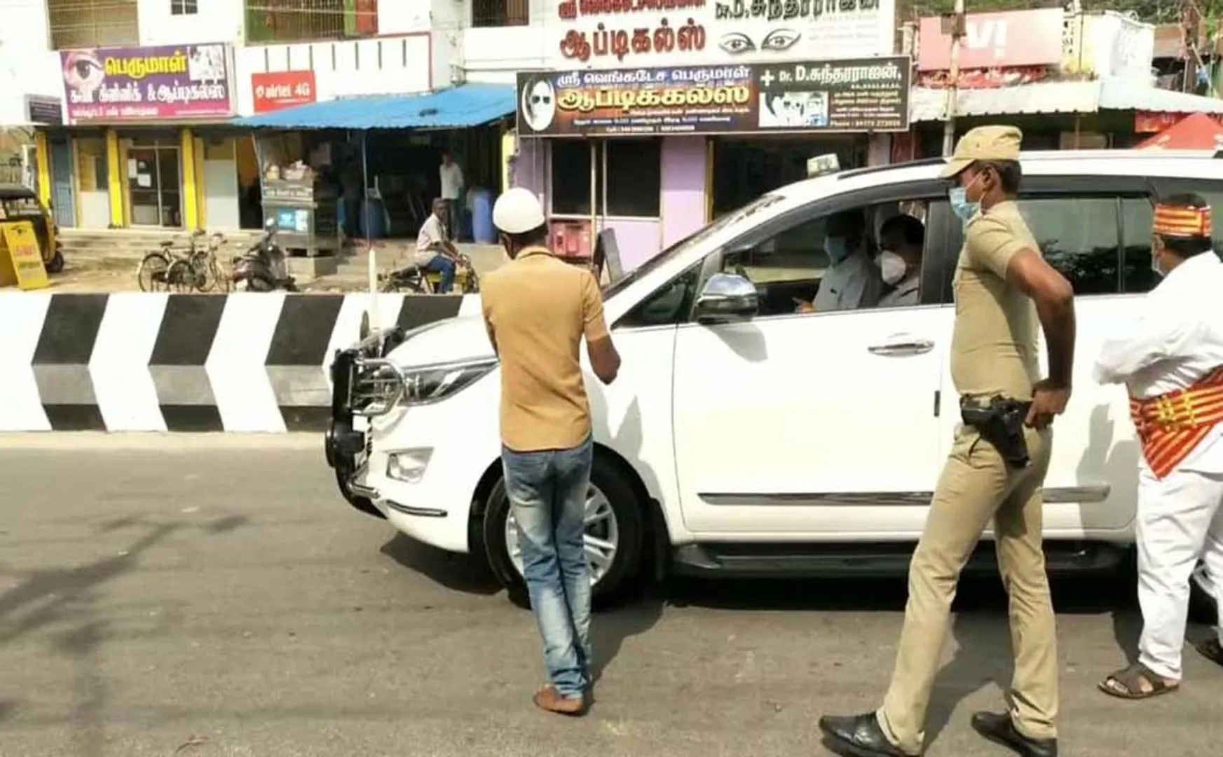 ranipet district collector car auto driver one way road  