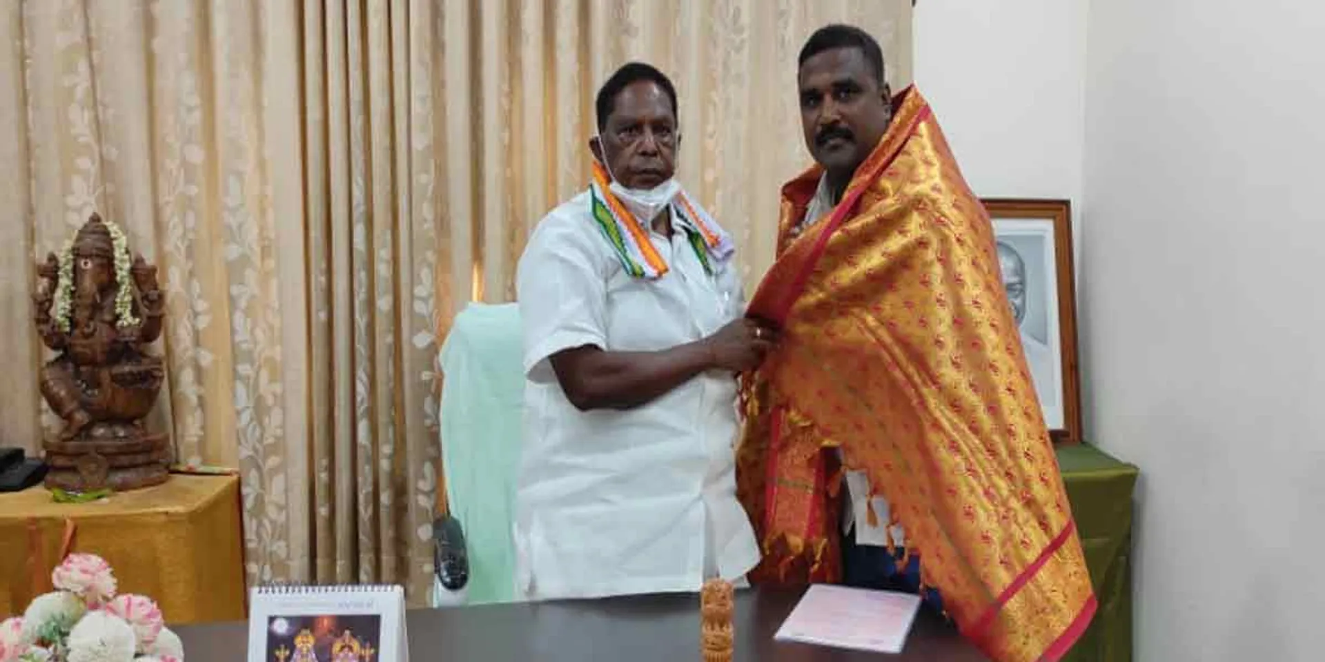Doctorate in Tamil in between security work .. Narayanasamy praises IRPN Chief Constable