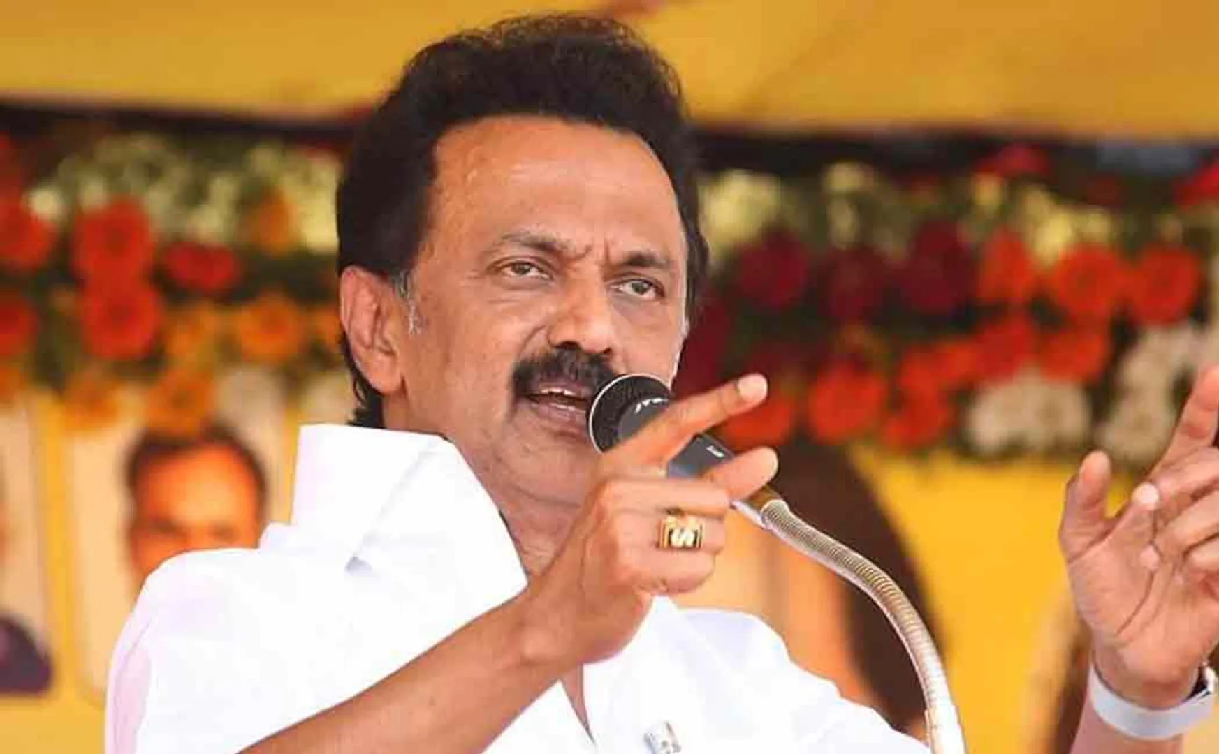 MK Stalin condemns cylinder price hike "Let Tamil Nadu mothers raise slogan in capital Delhi"
