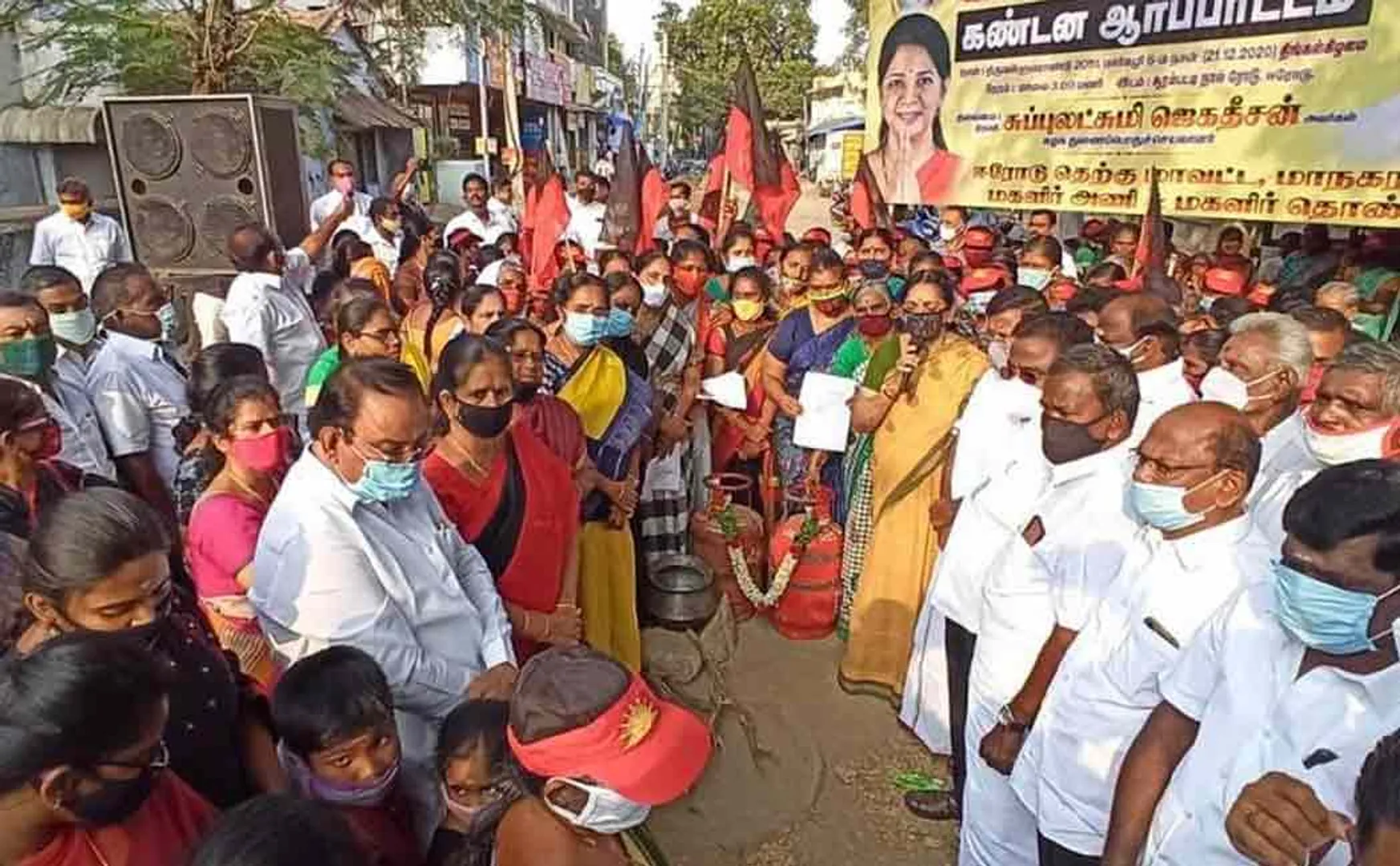 Gas cylinder price erode DMK 