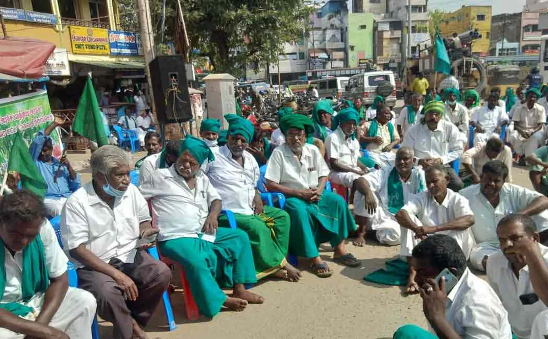 More than 40 farmers' unions participated in the hunger strike ..!