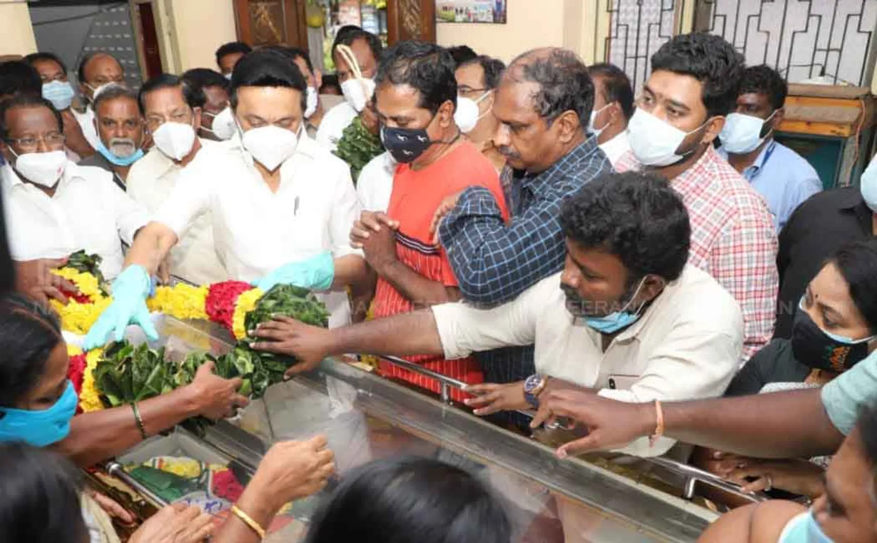 congress leader incident political party leaders tributes 