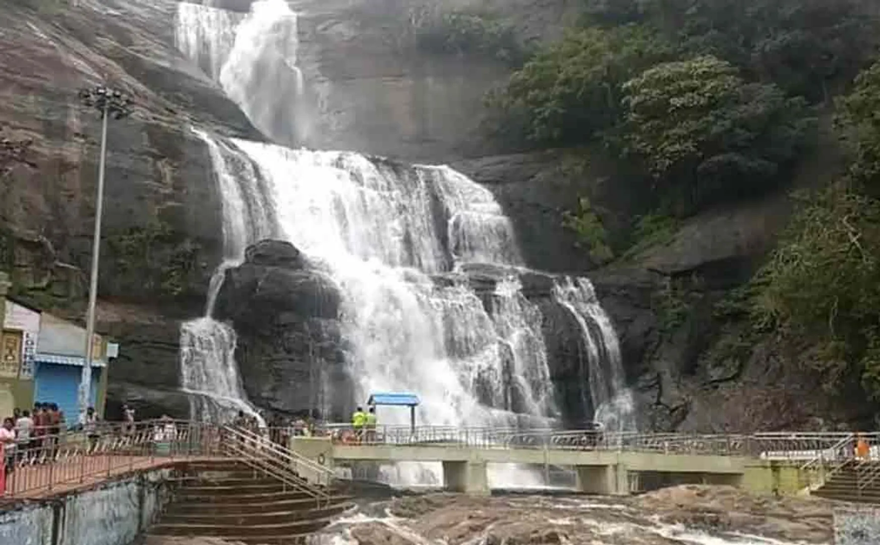 Low flood .. Public allowed in Courtallam Falls