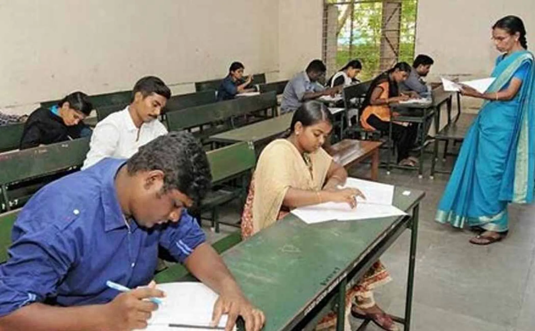 tnpsc group 1 preliminary exam exam appear to 2 lakhs examiners 