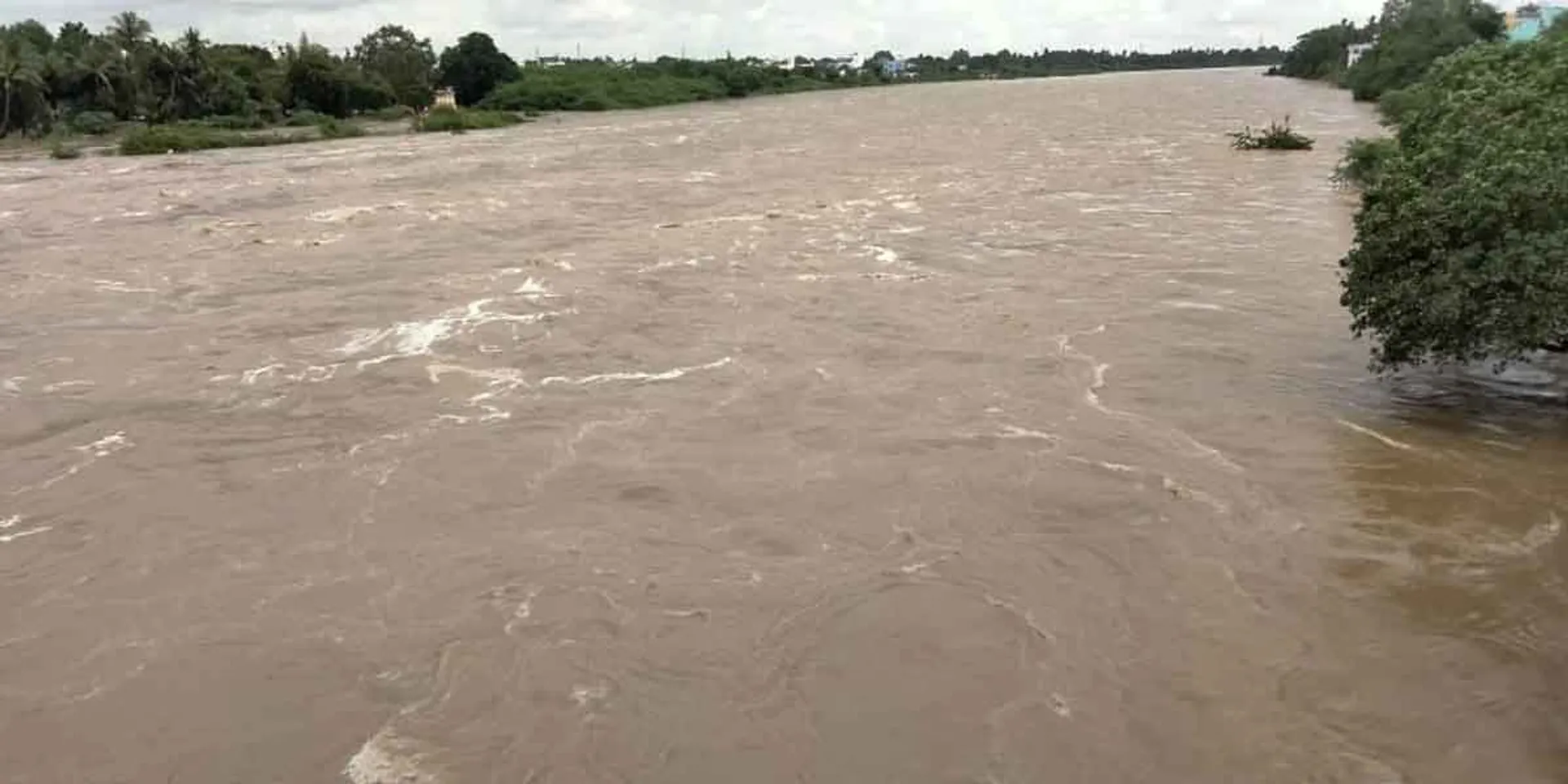  Intensity of work to find the farmer who was swept away in the river!