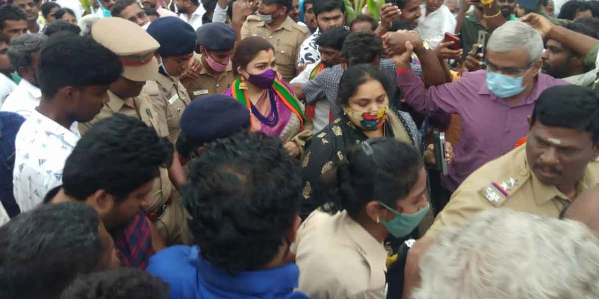 Late Khushboo's arrival ... BJP celebrating Pongal