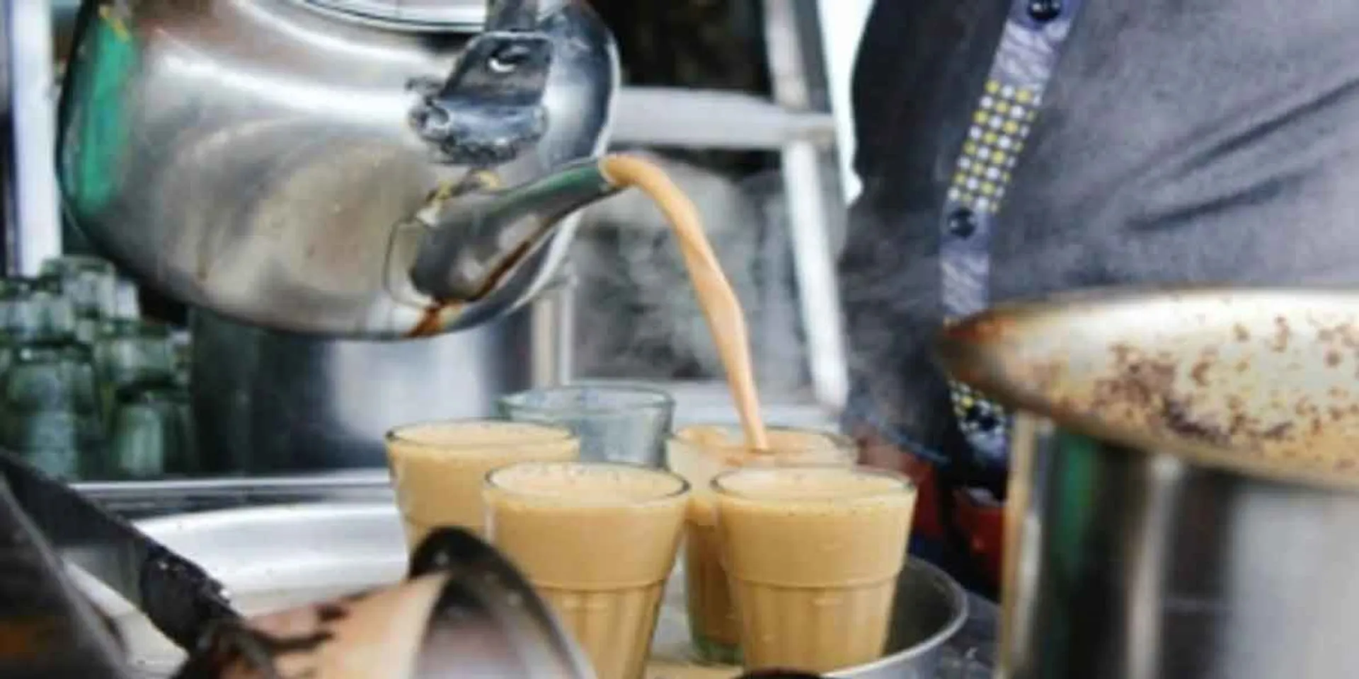 Tea shop turned into a battlefield because of the refund of 150 rupees!