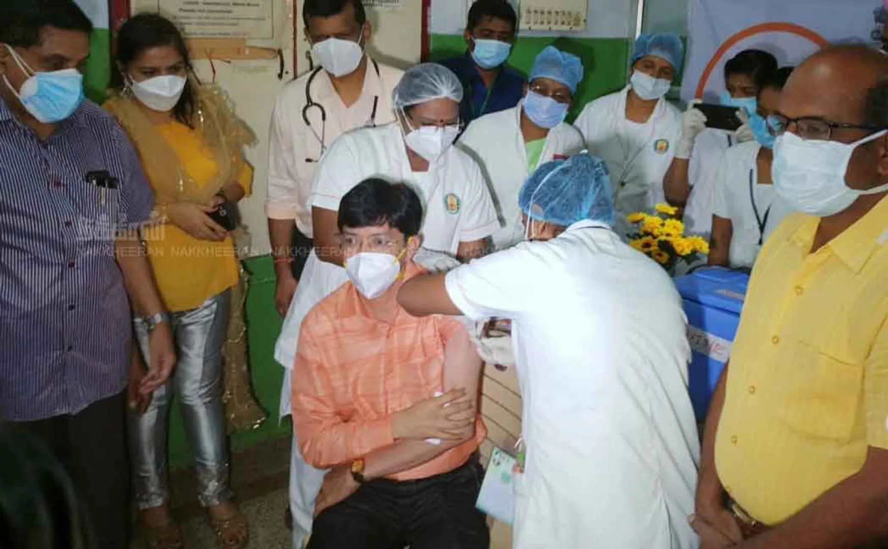 health secretary radhakrishnan dons covid vaccine