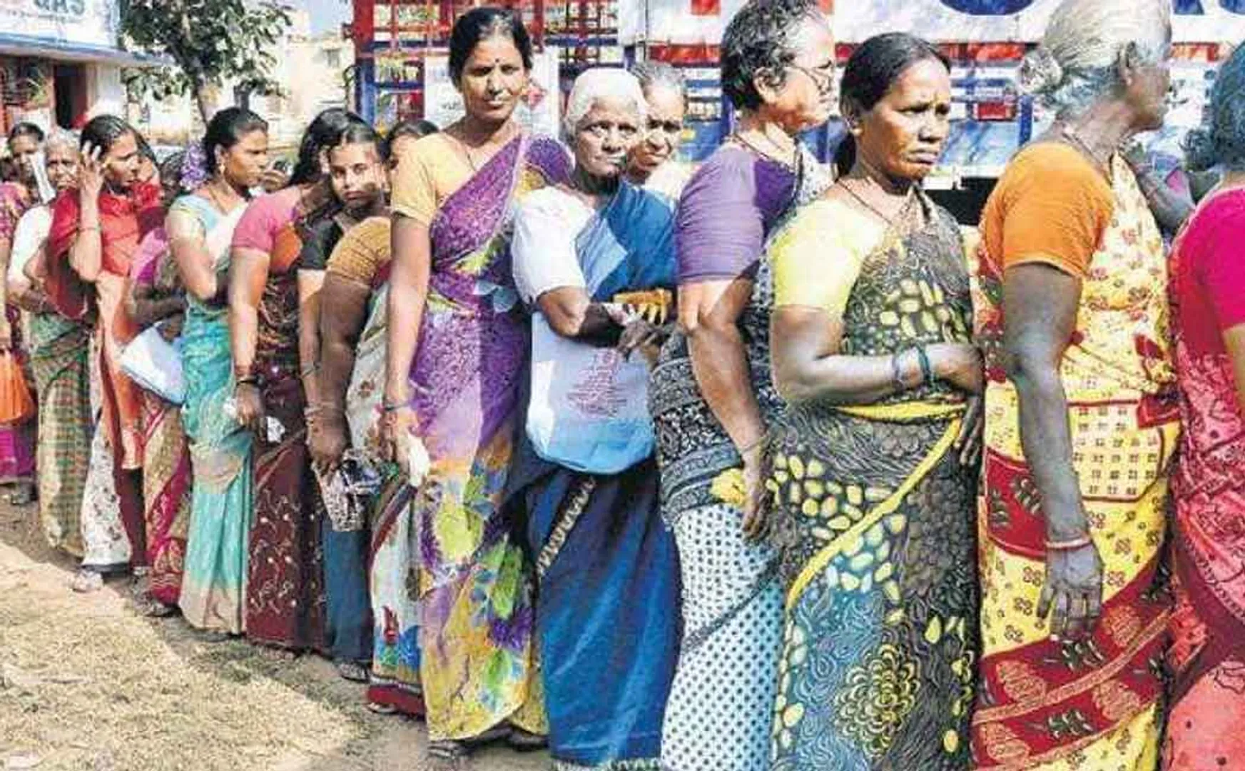 cashews and grapes not in the Pongal gift package ... Sugarcane is also didn't  available ..; Ration card holders complain ..!