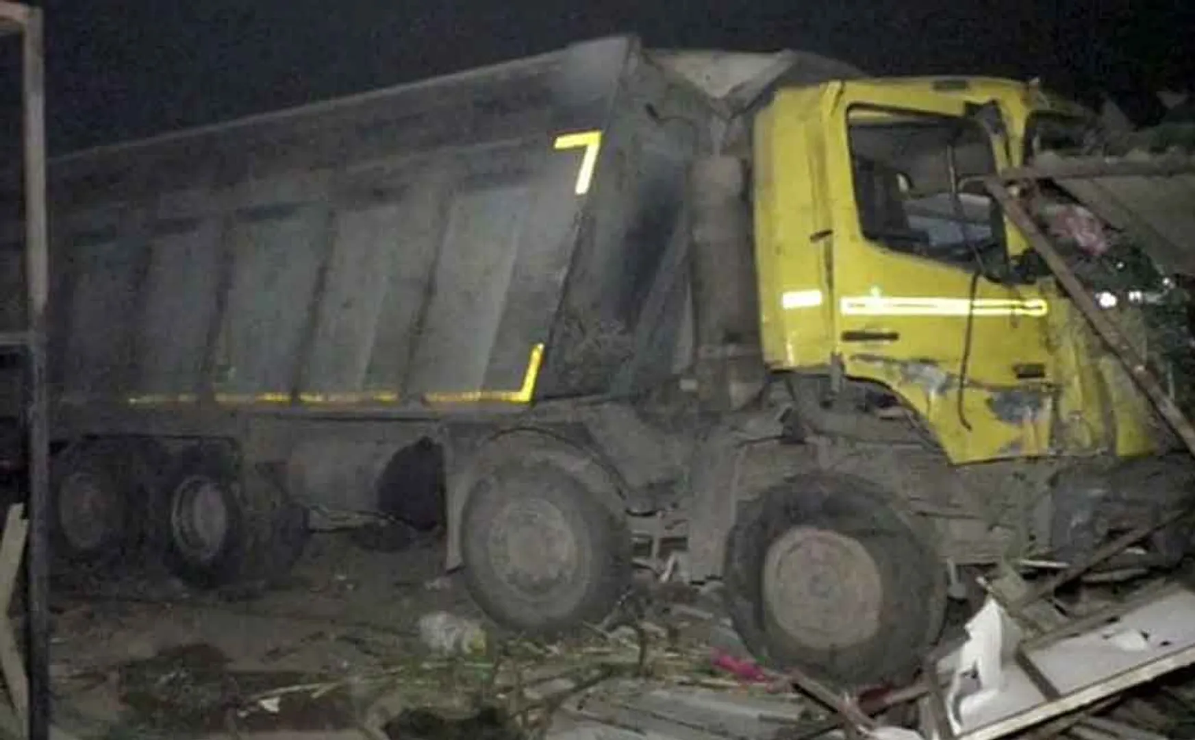 15 passes away in Gujarat road accident ... PM Modi condoles ..!