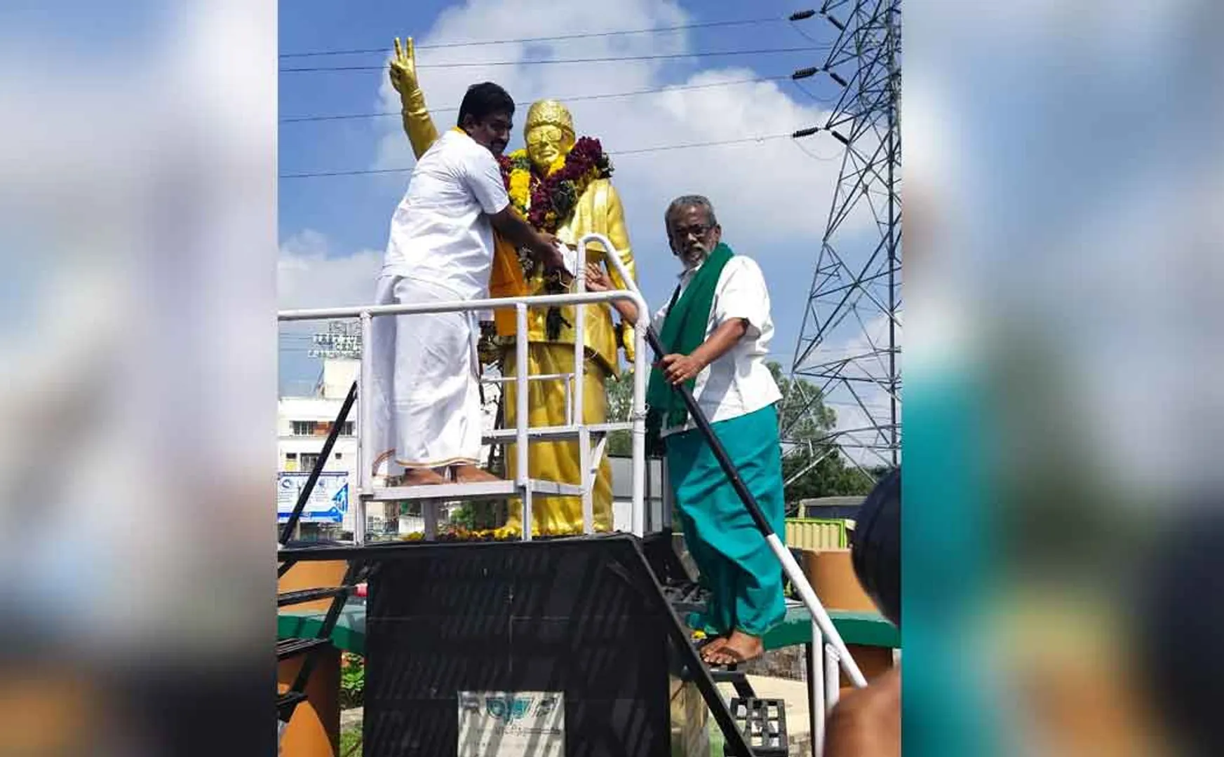farmers gave petition to MGR Statue 