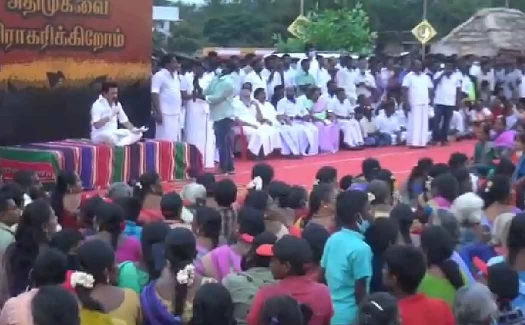 "OPS, Dinakaran who wanted to overthrow the AIADMK ..!" MK Stalin 