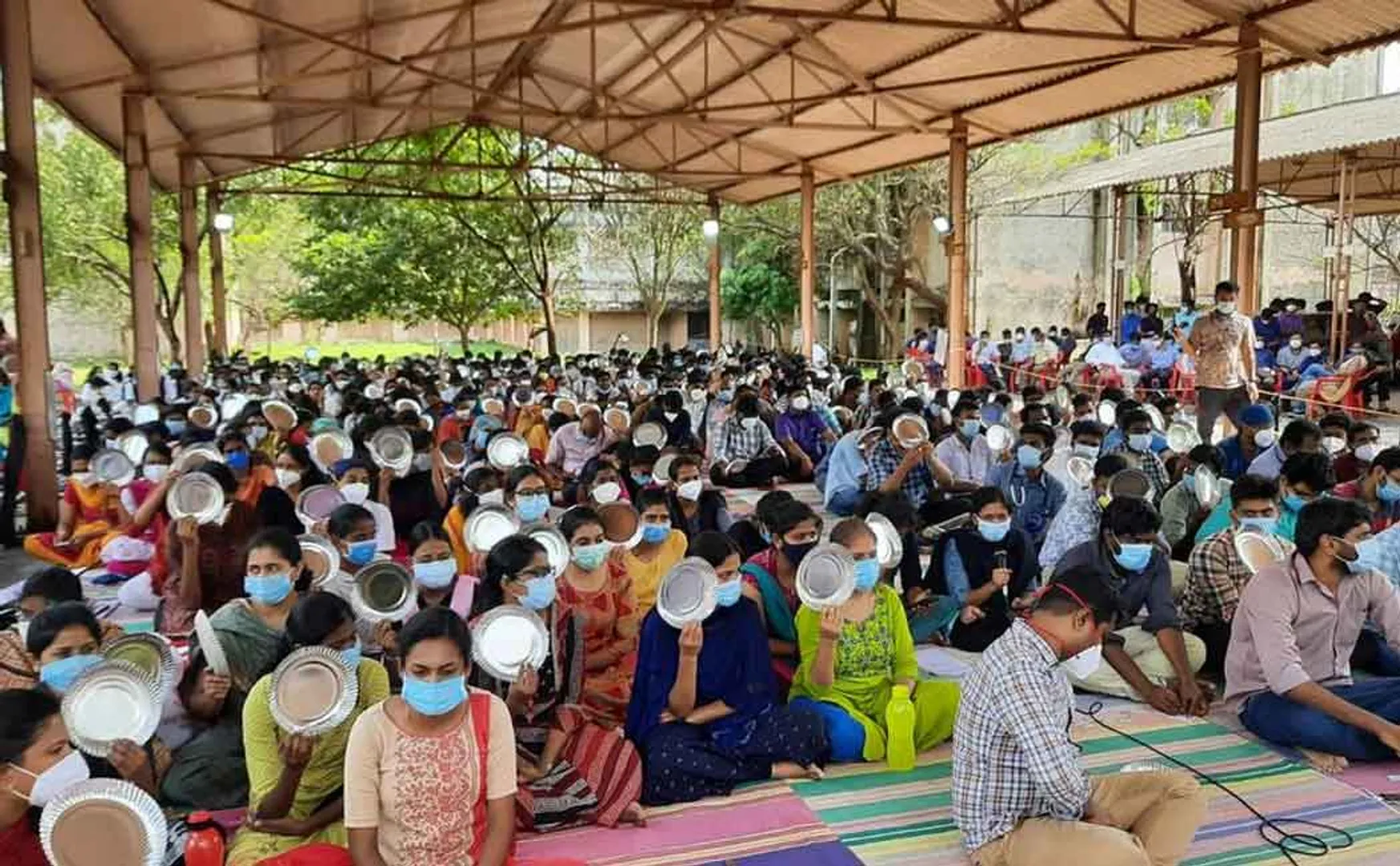 Chidambaram Medical College hostel for medical students locked .. food stop ..!