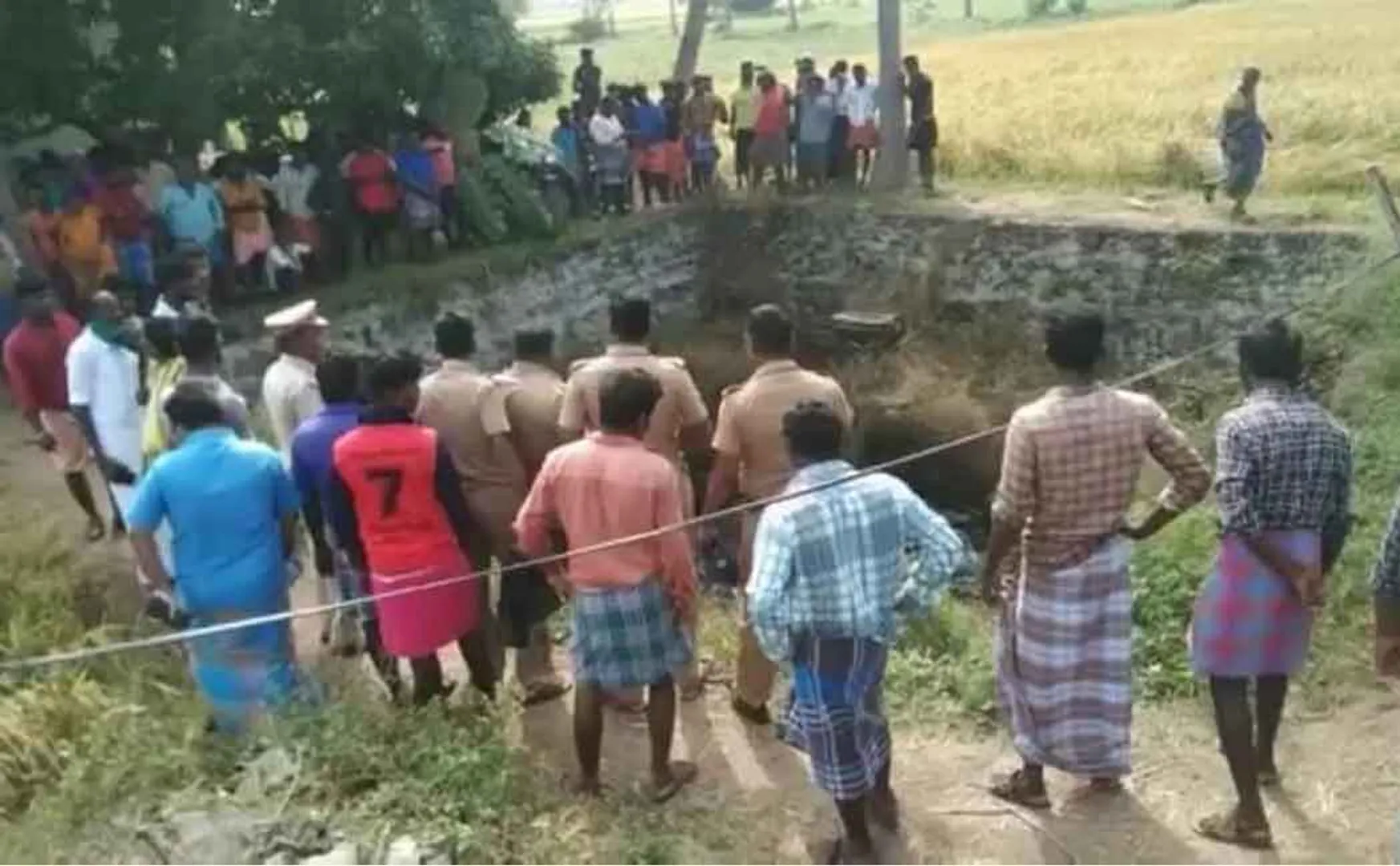Male corpse floating in well near Veppur! Murder ... Suicide ...