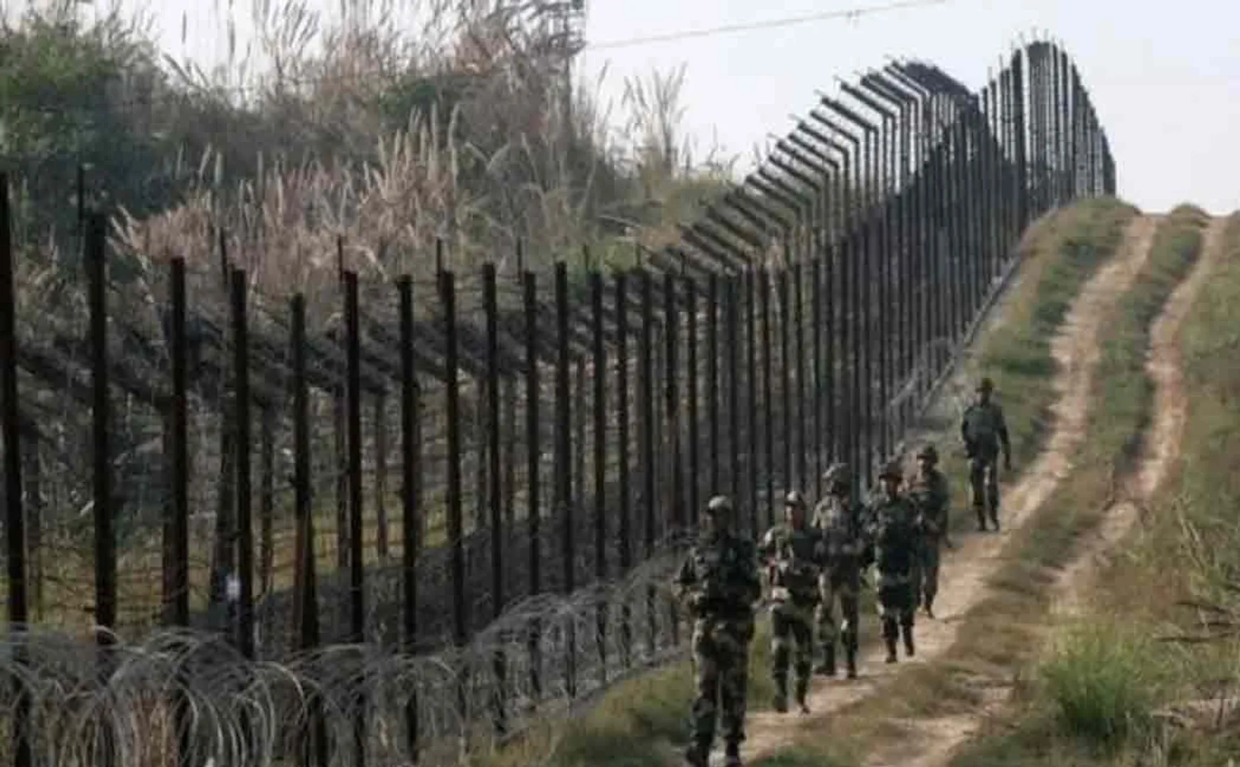 rajasthan youth runs to pakistan after got caught in lovers house